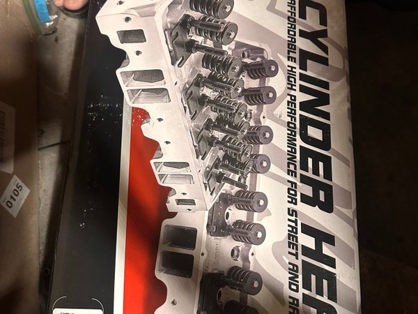 Brand New Edelbrock E street heads mopar 440  for Sale $2,300 