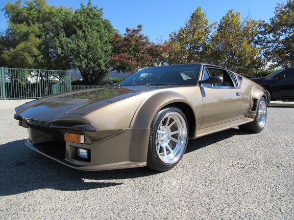 1974 DeTomaso Pantera 