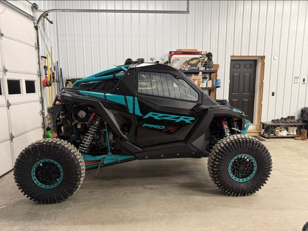 Polaris Pro R Beadlocks with 35" Rockzilla Stickys. LIKE NEW