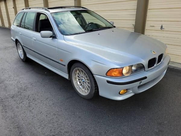 2000 BMW 528it