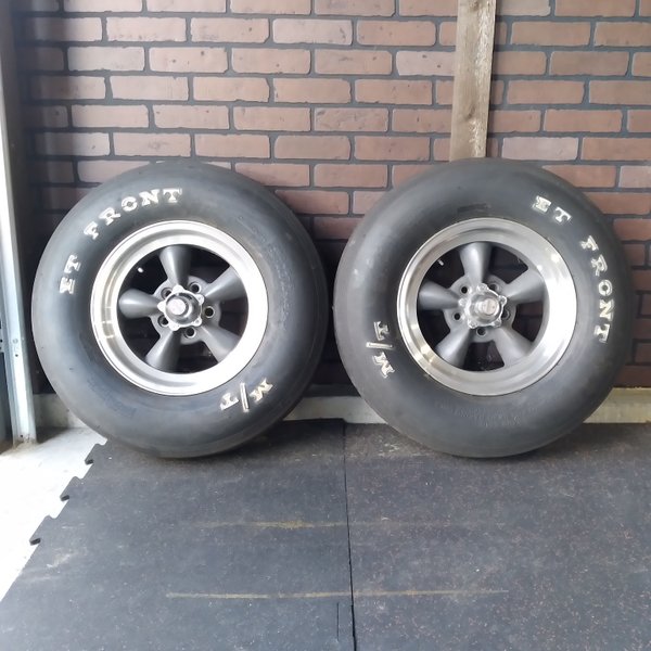 Mickey Thompson Front Runners w/ TQ Thrust wheels  for Sale $300 