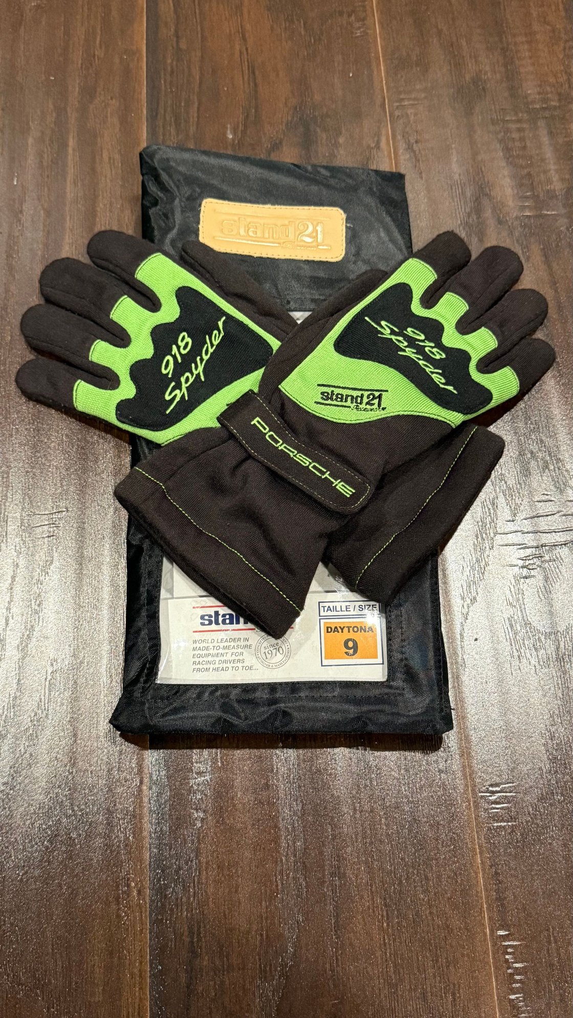 Miscellaneous - Porsche 918 spyder stand 21 gloves - New - 0  All Models - Whittier, CA 90604, United States