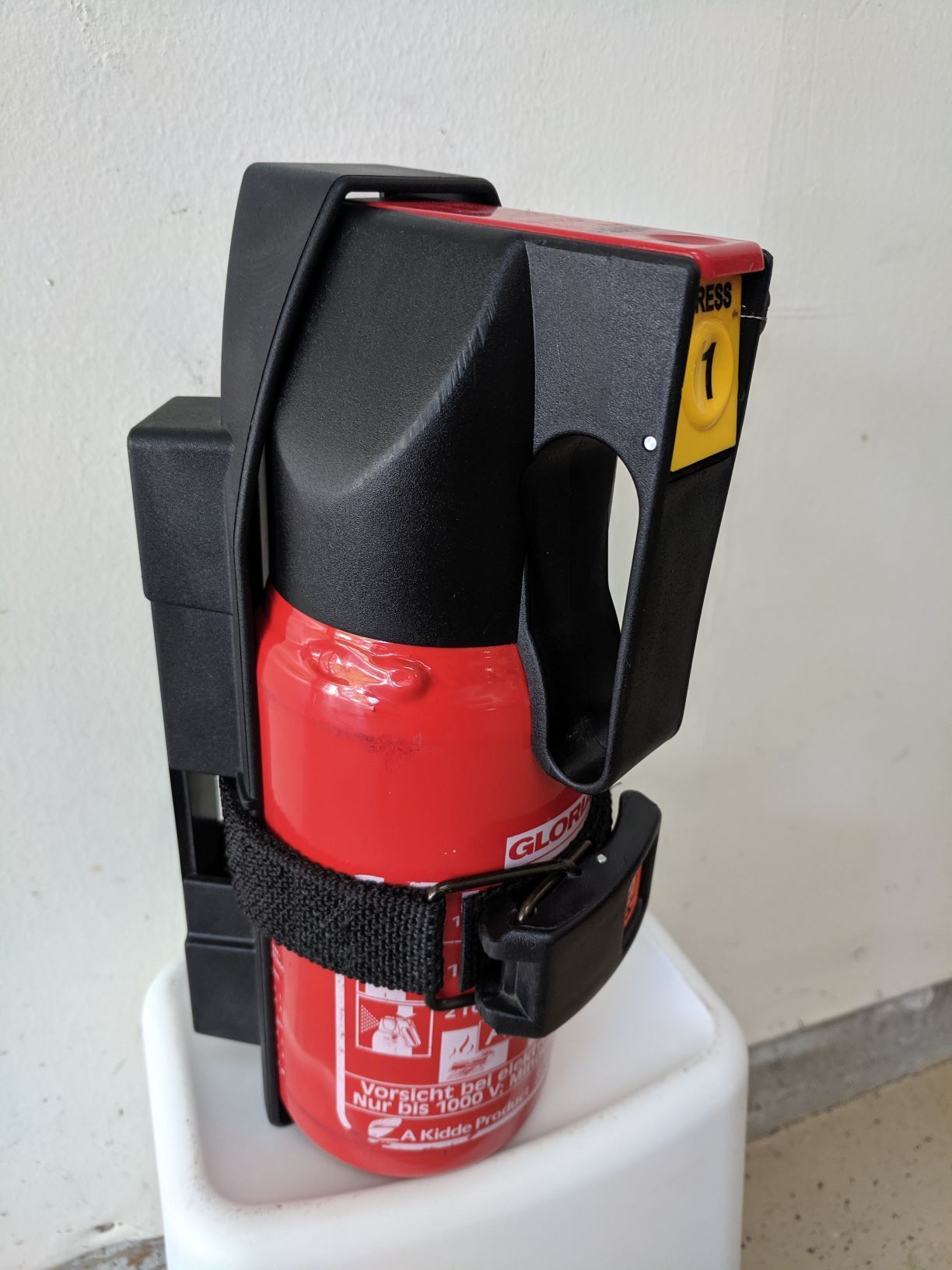OEM Porsche Fire Extinguisher Rennlist Porsche Discussion Forums
