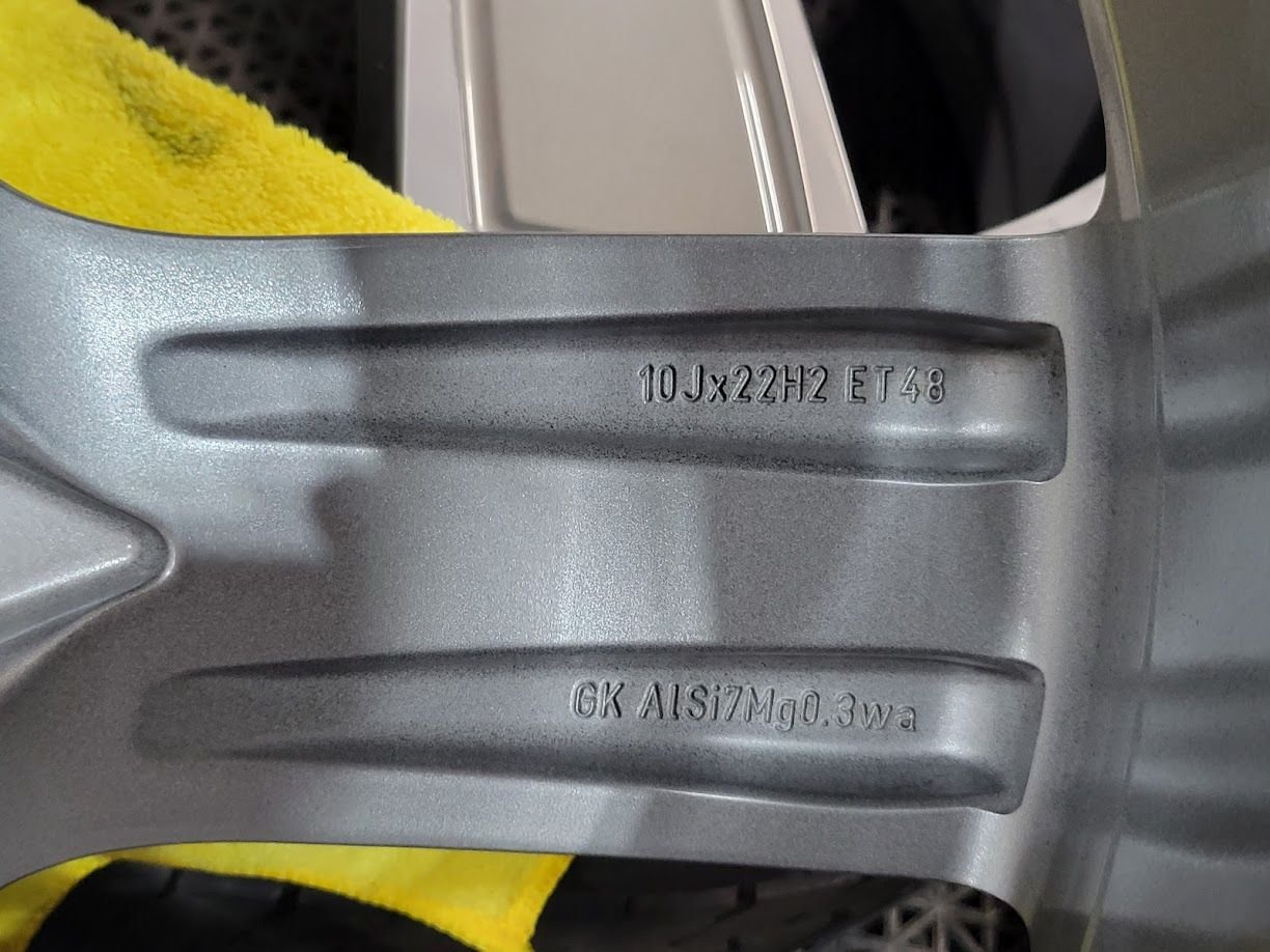 Wheels and Tires/Axles - OEM 22" 2019+ Porsche Cayenne Sport Classic Wheels Platinum w/Pirelli Tires - Used - 2019 to 2021 Porsche Cayenne - Columbus, OH 43228, United States