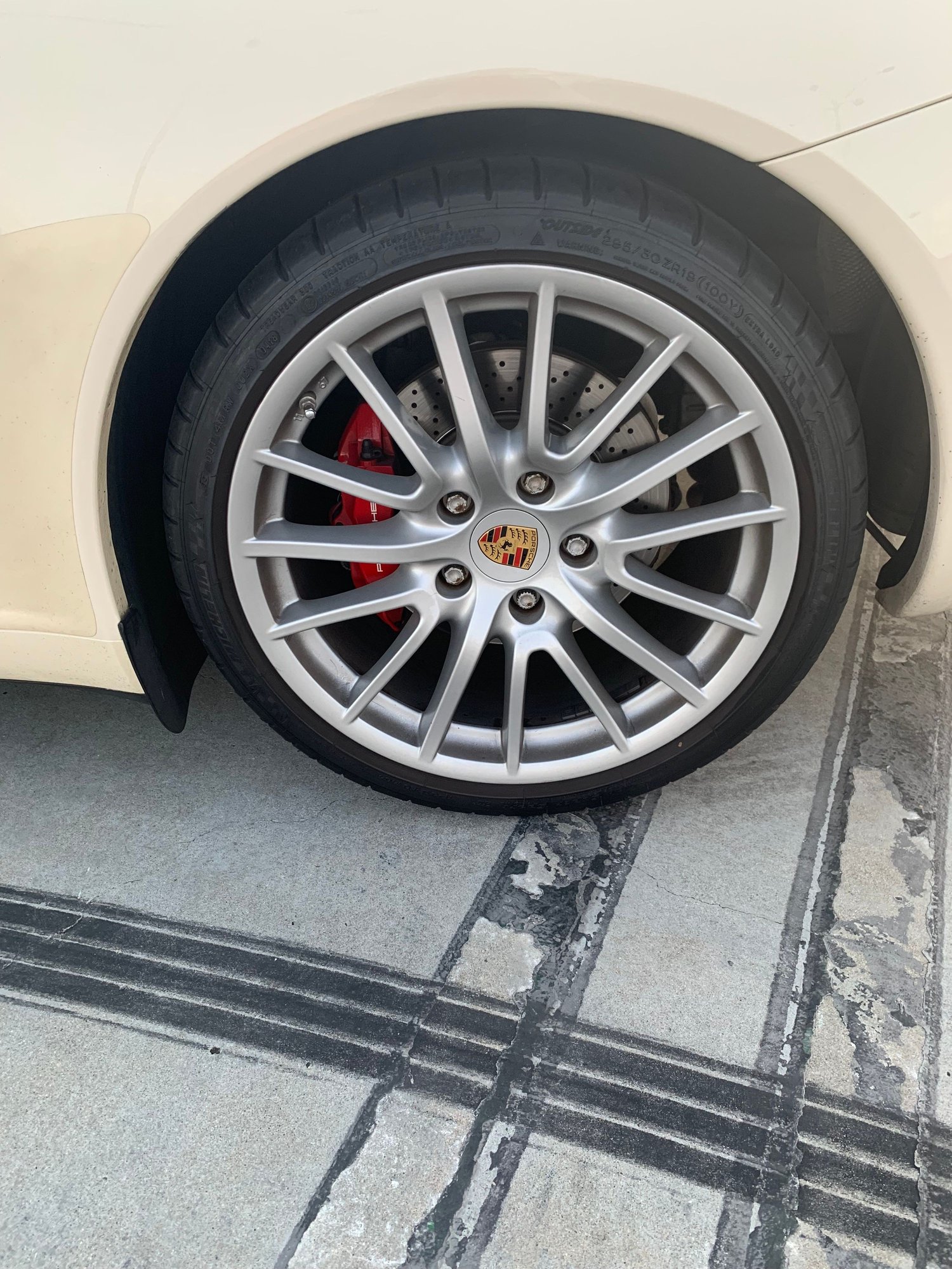 2009 Porsche 911 - 2009 Porsche 997.2 Carrera S Coupe Manual Transmission Cream White - Used - VIN WP0AB29919S720906 - 71,803 Miles - 2WD - Manual - White - Los Angeles, CA 90064, United States