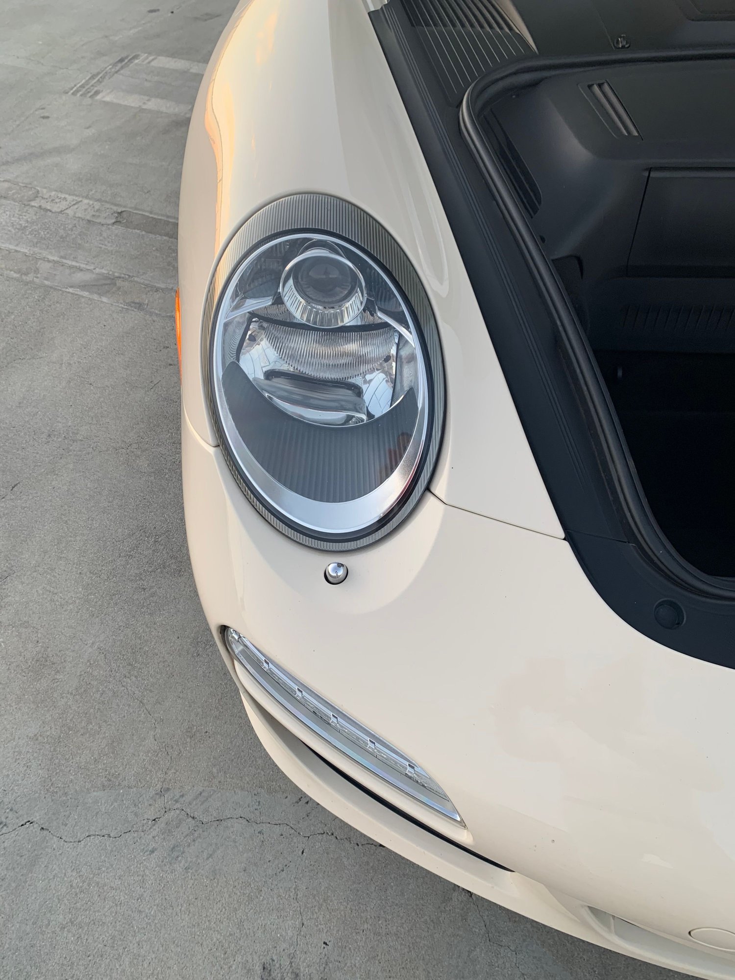 2009 Porsche 911 - 2009 Porsche 997.2 Carrera S Coupe Manual Transmission Cream White - Used - VIN WP0AB29919S720906 - 71,803 Miles - 2WD - Manual - White - Los Angeles, CA 90064, United States