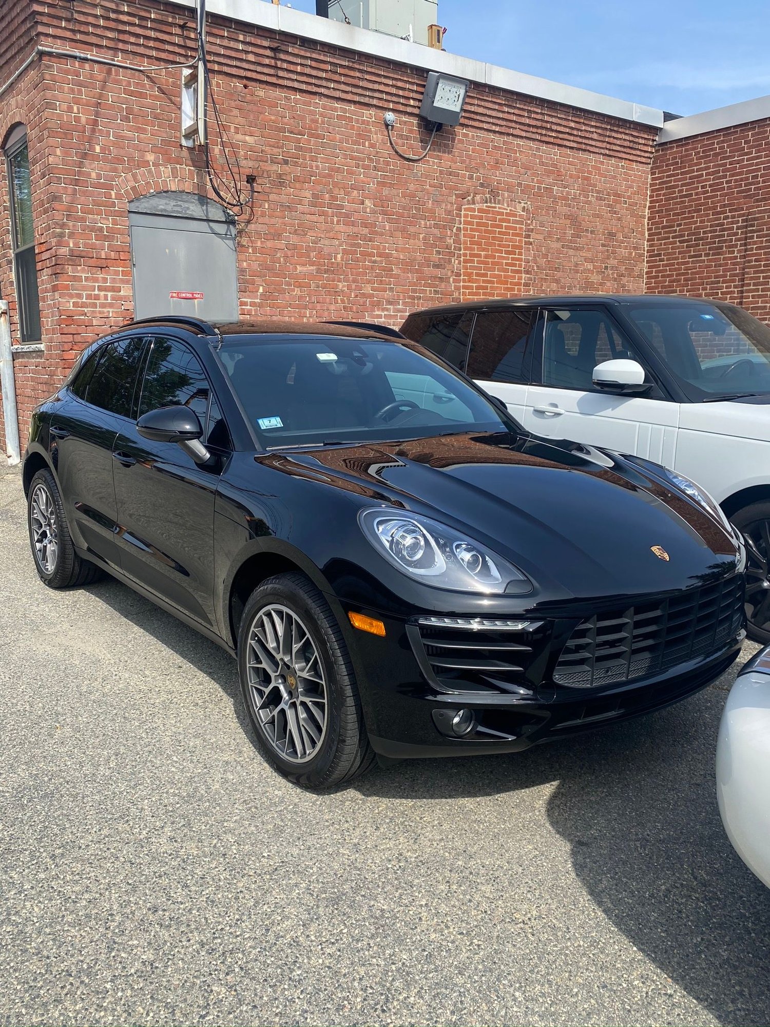 2017 Porsche Macan - 2017 Macan S 29k Miles - CPO - Great build - Used - VIN WP1AB2A54HLB18517 - 29,500 Miles - 6 cyl - Charlestown, MA 02129, United States