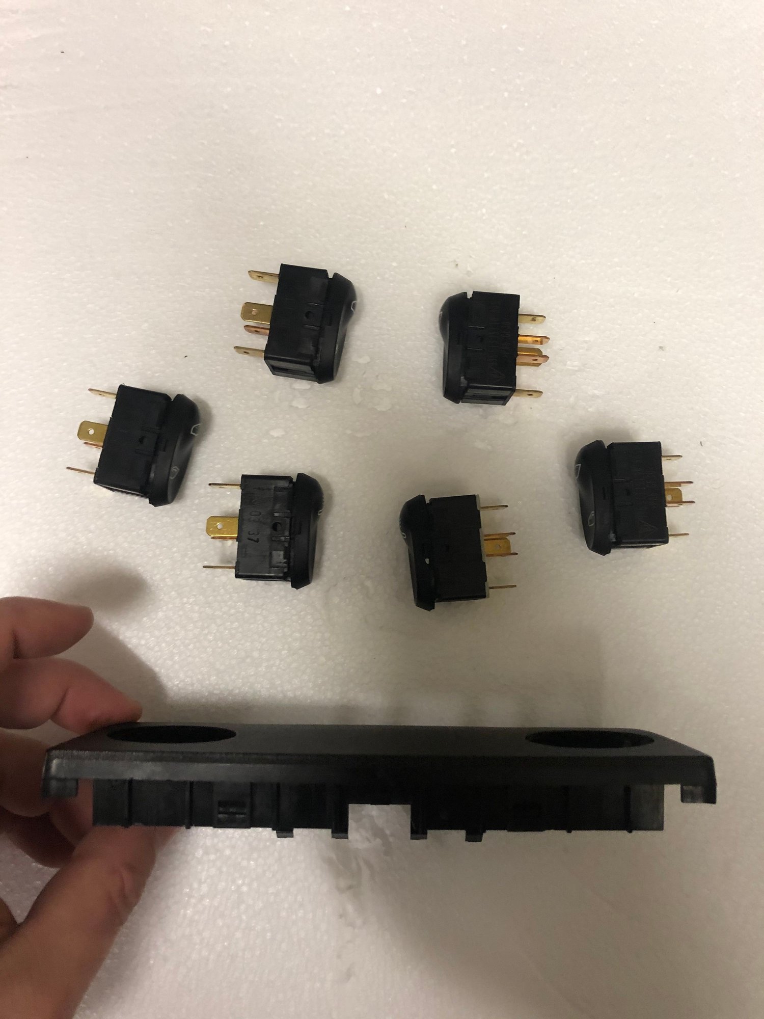 Interior/Upholstery - 996/986 Window and Seat Heat Buttons - Used - 1999 to 2004 Porsche 911 - 1998 to 2004 Porsche Boxster - Maryville, TN 37803, United States