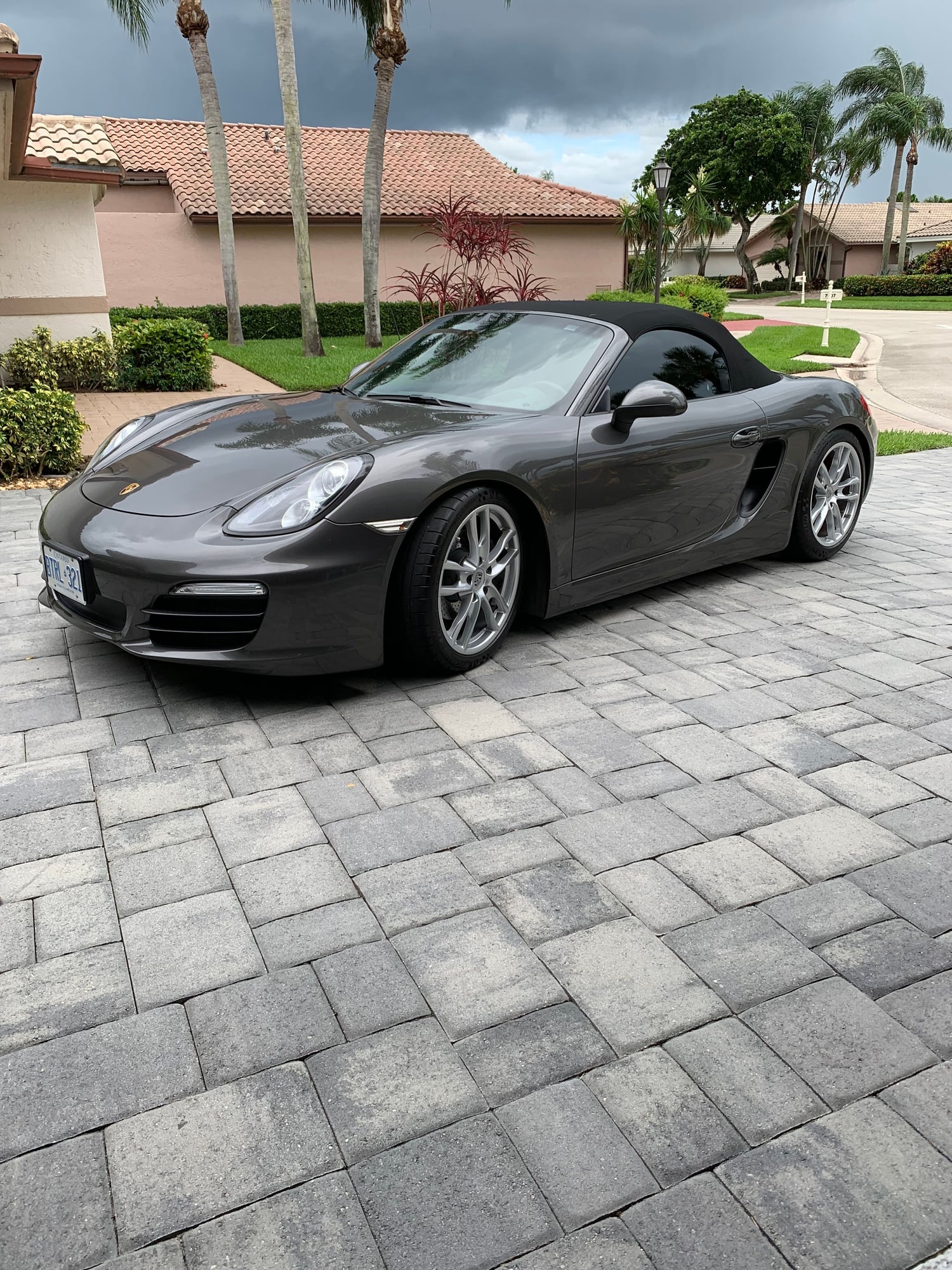 2013 Porsche Boxster - Agate Grey on black CDN car garaged in Delray Beacn - Used - VIN WP0CA2A89DS114051 - 6 cyl - 2WD - Manual - Convertible - Gray - Delray Beach, FL 33446, United States
