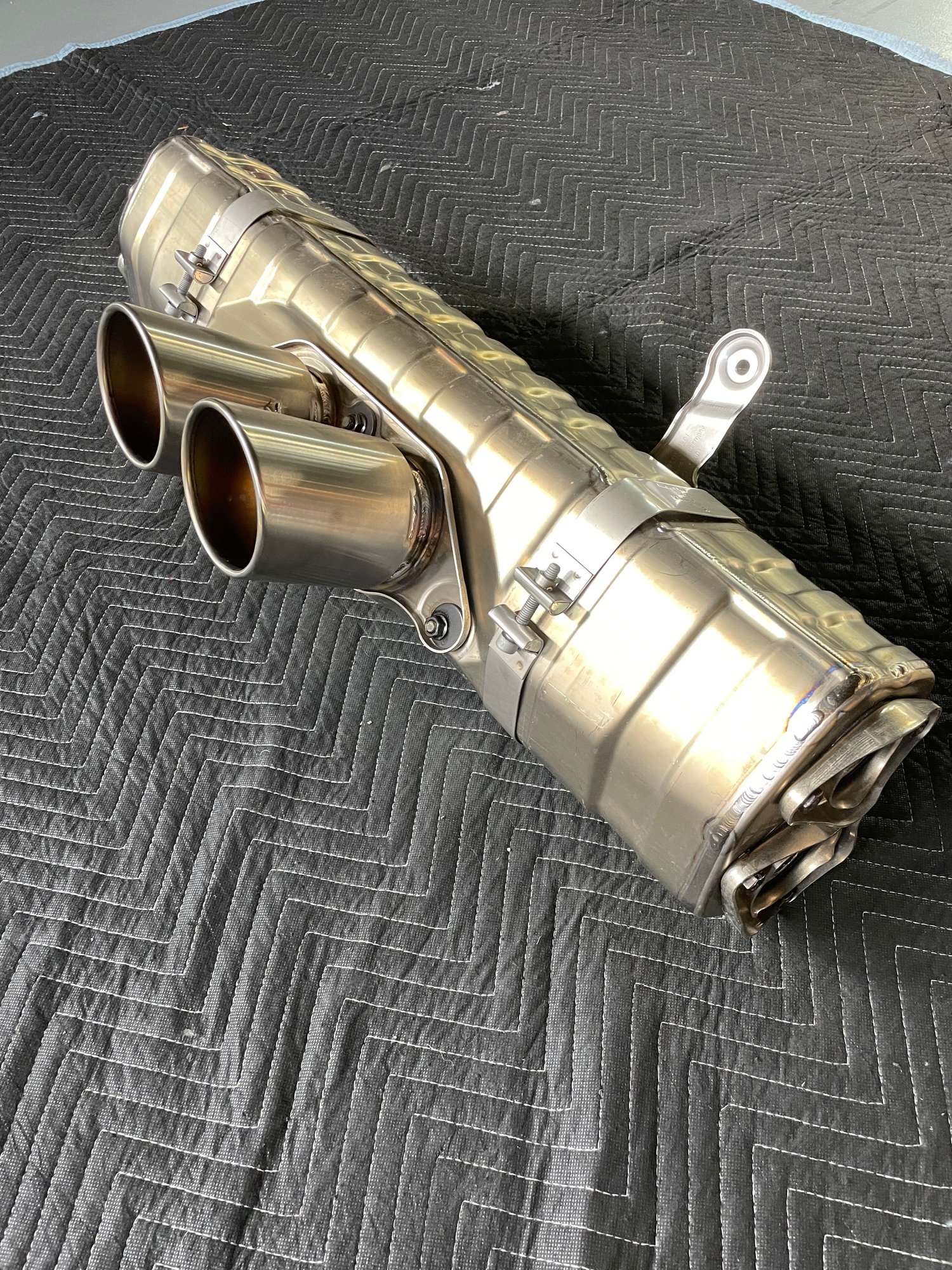 991.2 GT3RS OEM Porsche Titanium Center Muffler - Rennlist - Porsche ...