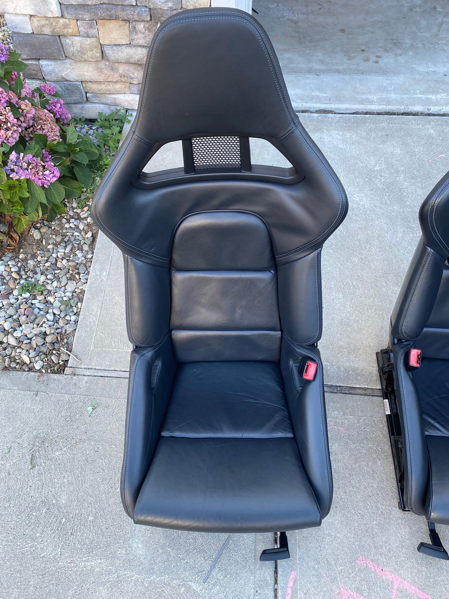 Interior/Upholstery - GT2 Carbon bucket seats LWBS - Used - 2007 to 2013 Porsche 911 - Belmar, NJ 07719, United States