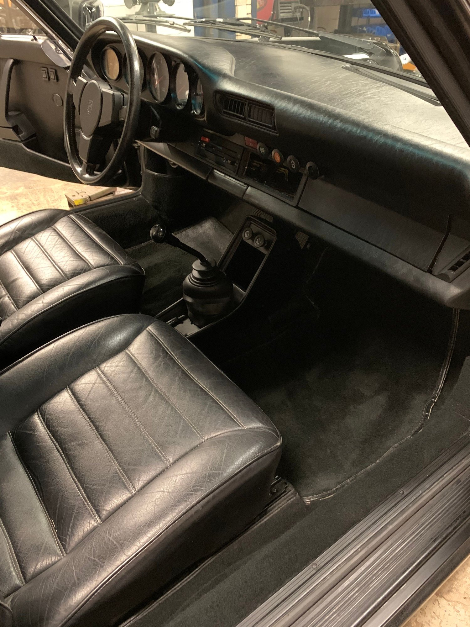 1979 Porsche 911 - 1979 Porsche 911 SC - Used - VIN 9119301013 - 6 cyl - 2WD - Automatic - Coupe - Black - London, ON N5V3L3, Canada