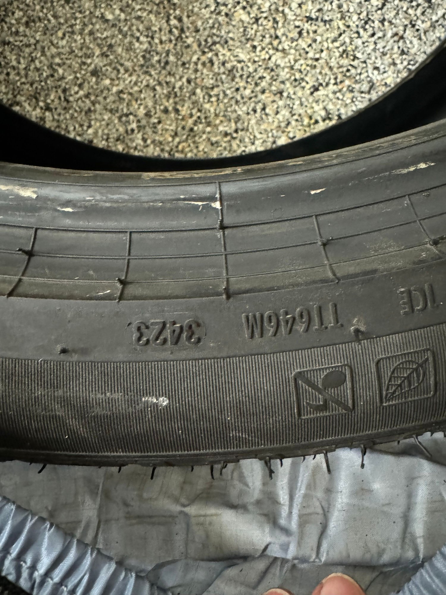 Wheels and Tires/Axles - Like NEW Pirelli Winter Tires Cayenne - Used - 0  All Models - Seattle, WA 98134, United States