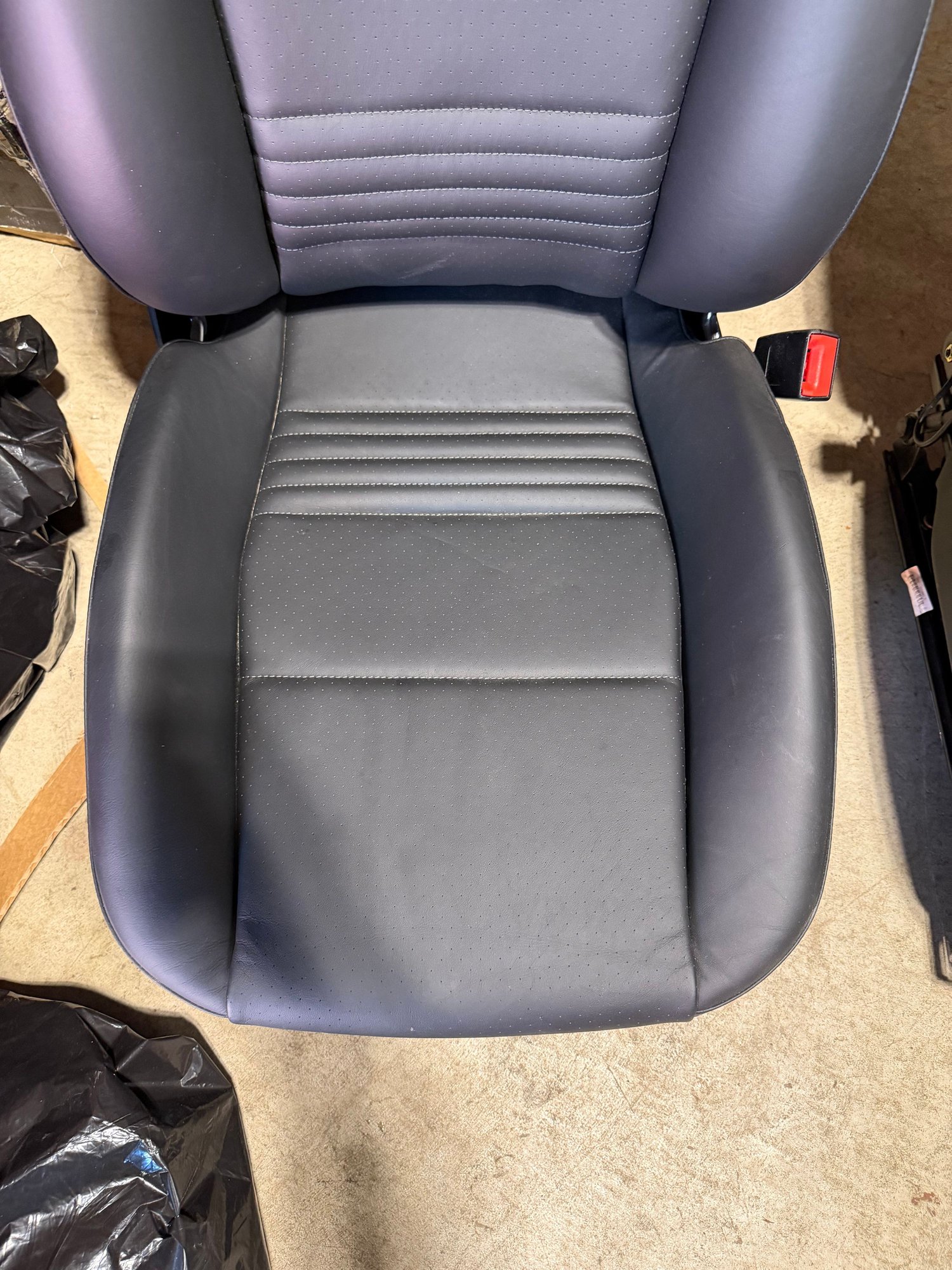 Interior/Upholstery - SUPER MINT PORSCHE 996 SPORT SEATS - Used - 1999 to 2005 Porsche GT3 - Troy, MI 48083, United States