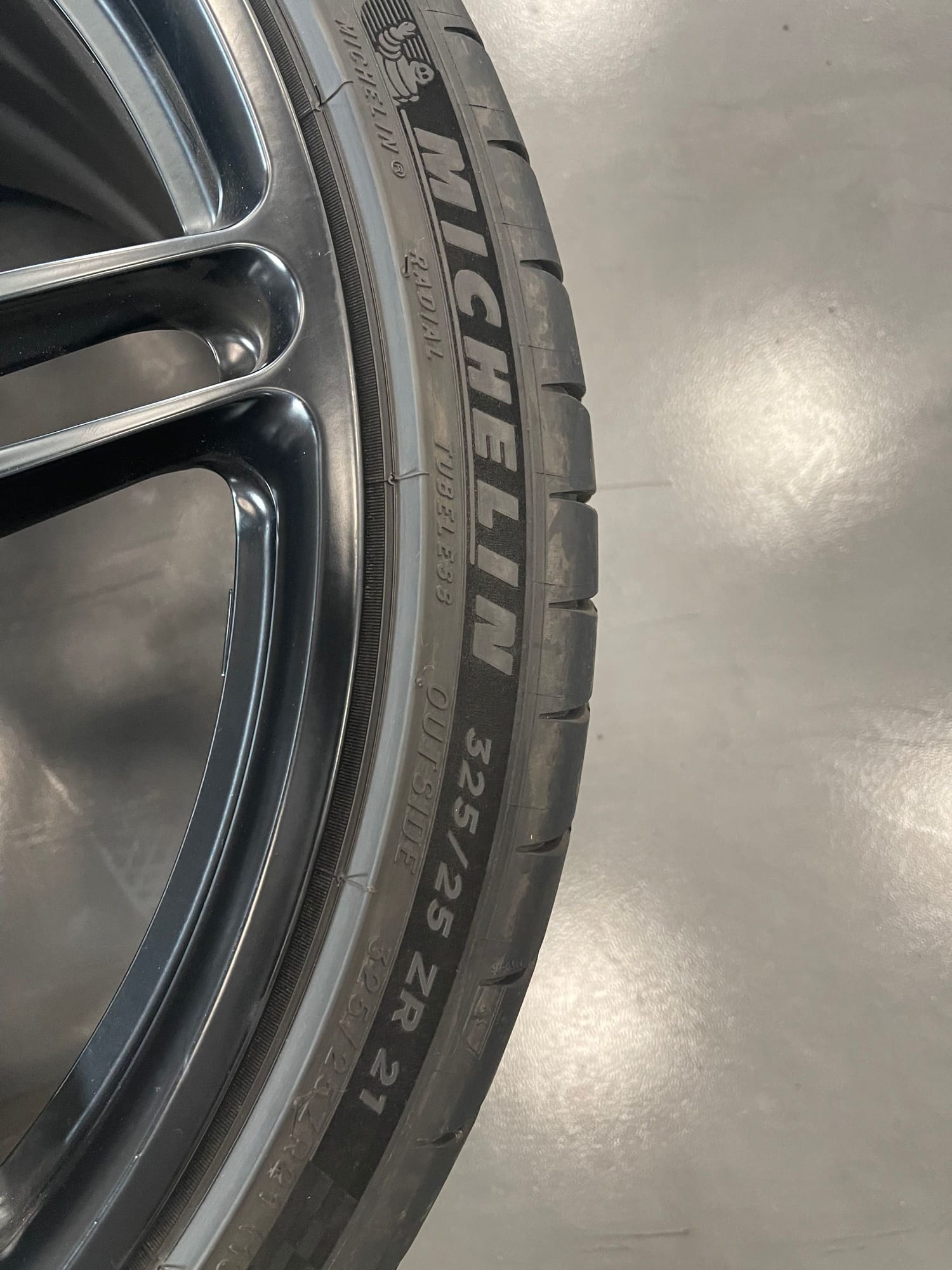 HRE P106 black center lock wheels like new with brand new Michelin ...