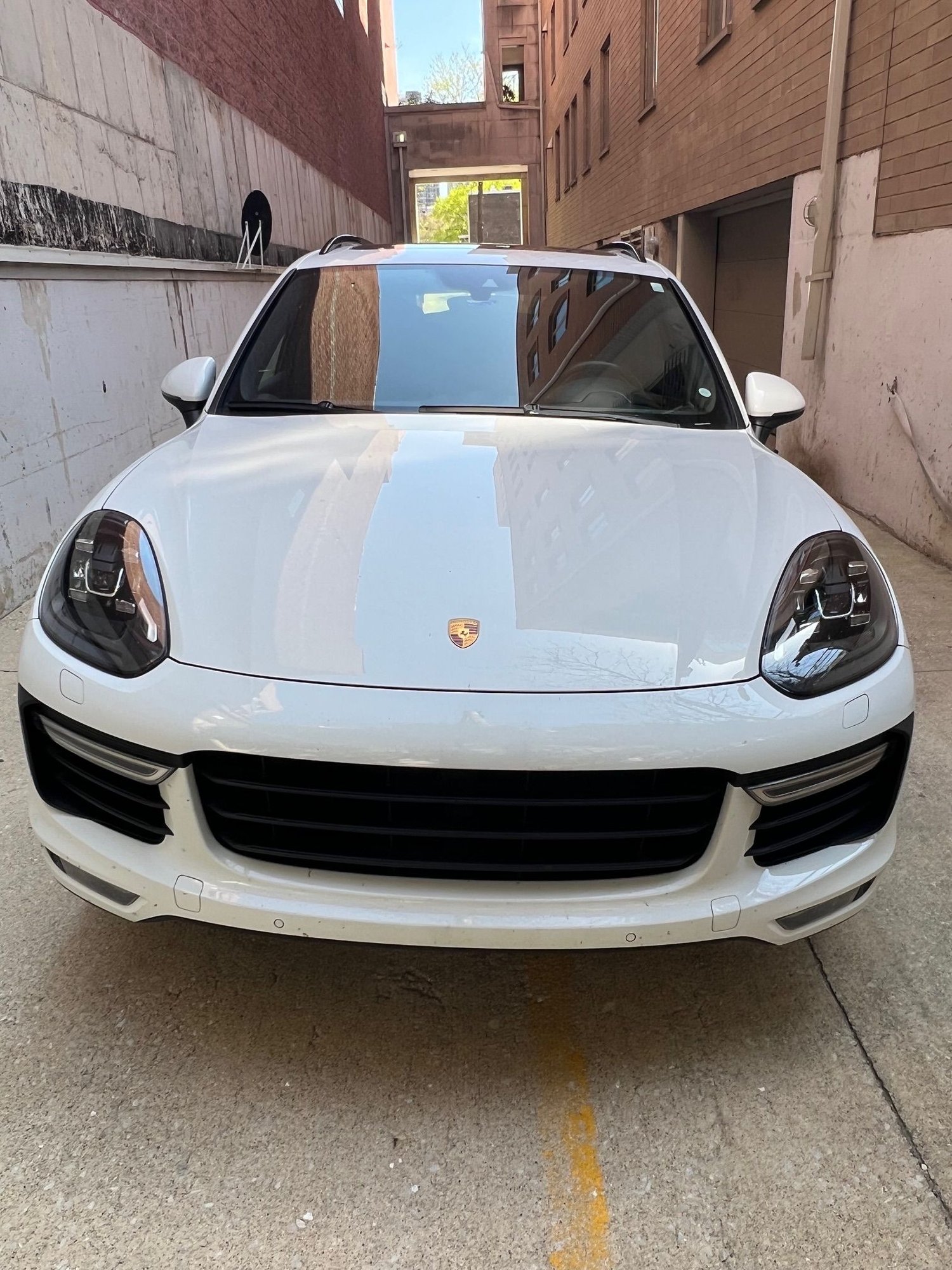 2017 Porsche Cayenne - WTS 2017 Porsche Cayenne Turbo, White/Garnett Red, 69.7k miles - Used - Chicago, IL 60610, United States
