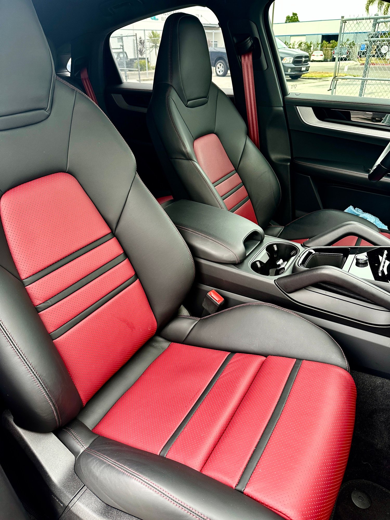 2024 Porsche Cayenne - 2024 Porsche Cayenne S Coupe, Black, single owner, excellent condition - Used - VIN WP1BL2AY8RDA60502 - 8 cyl - AWD - Automatic - SUV - Black - Long Beach, CA 90803, United States