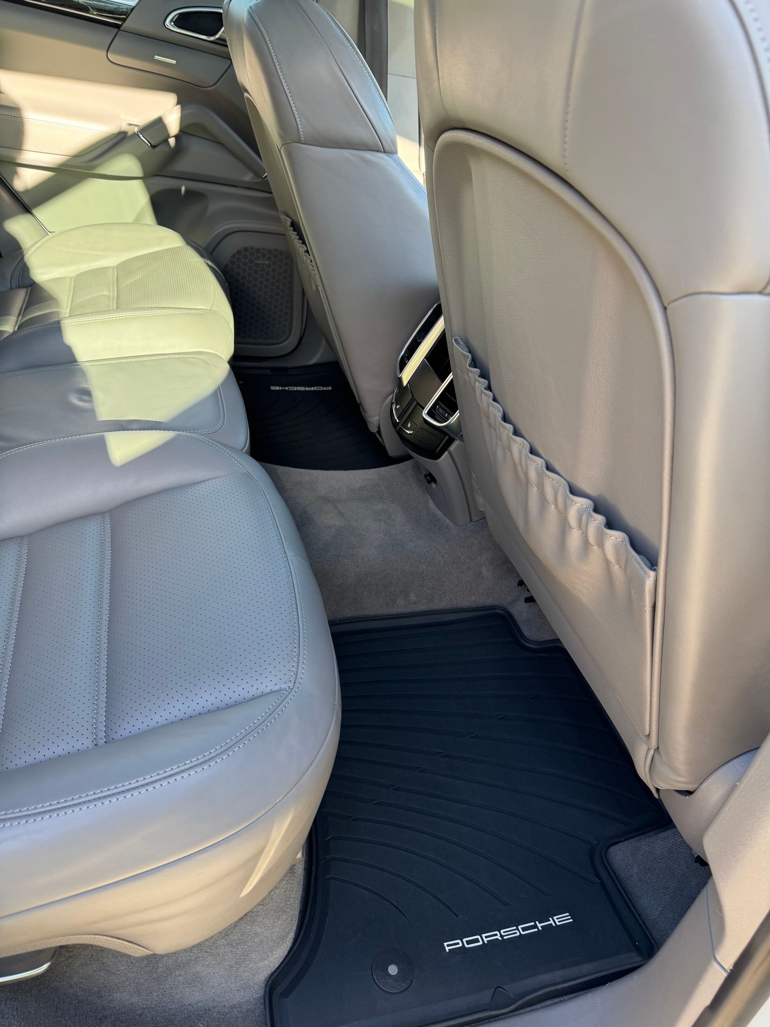 2013 Porsche Cayenne - 2013 Porsche Cayenne Diesel - RARE w/ air suspension + PASM and more - recent maint. - Used - VIN WP1AF2A28DLA38089 - 108,400 Miles - 6 cyl - AWD - Automatic - SUV - White - Pittsburgh, PA 15367, United States