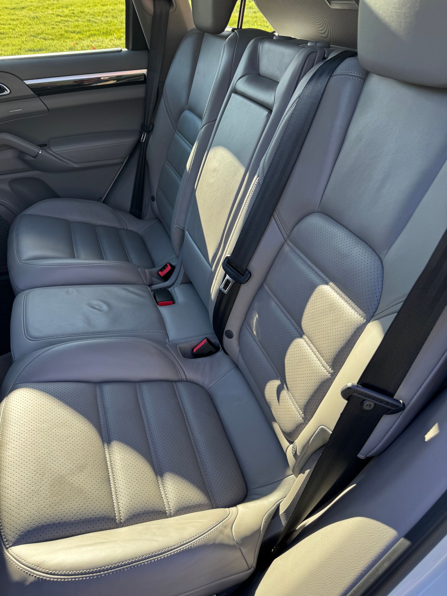2013 Porsche Cayenne - 2013 Porsche Cayenne Diesel - RARE w/ air suspension + PASM and more - recent maint. - Used - VIN WP1AF2A28DLA38089 - 108,400 Miles - 6 cyl - AWD - Automatic - SUV - White - Pittsburgh, PA 15367, United States