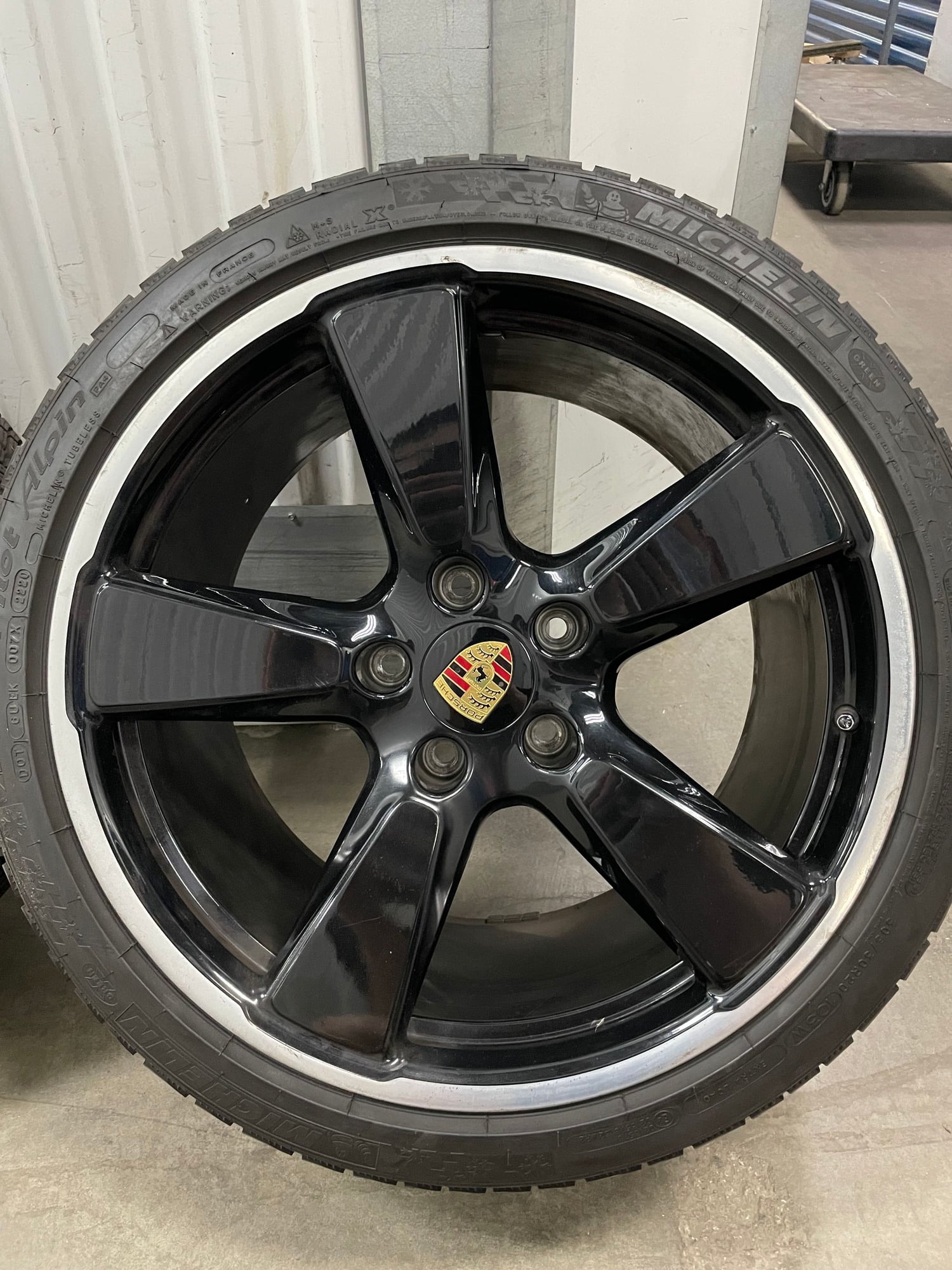 Wheels and Tires/Axles - 20" Gloss Black Sport Classic Design Wheels w/ winter tires, TPMS, center caps! - Used - 2017 to 2020 Porsche 911 - Boston, MA 02127, United States
