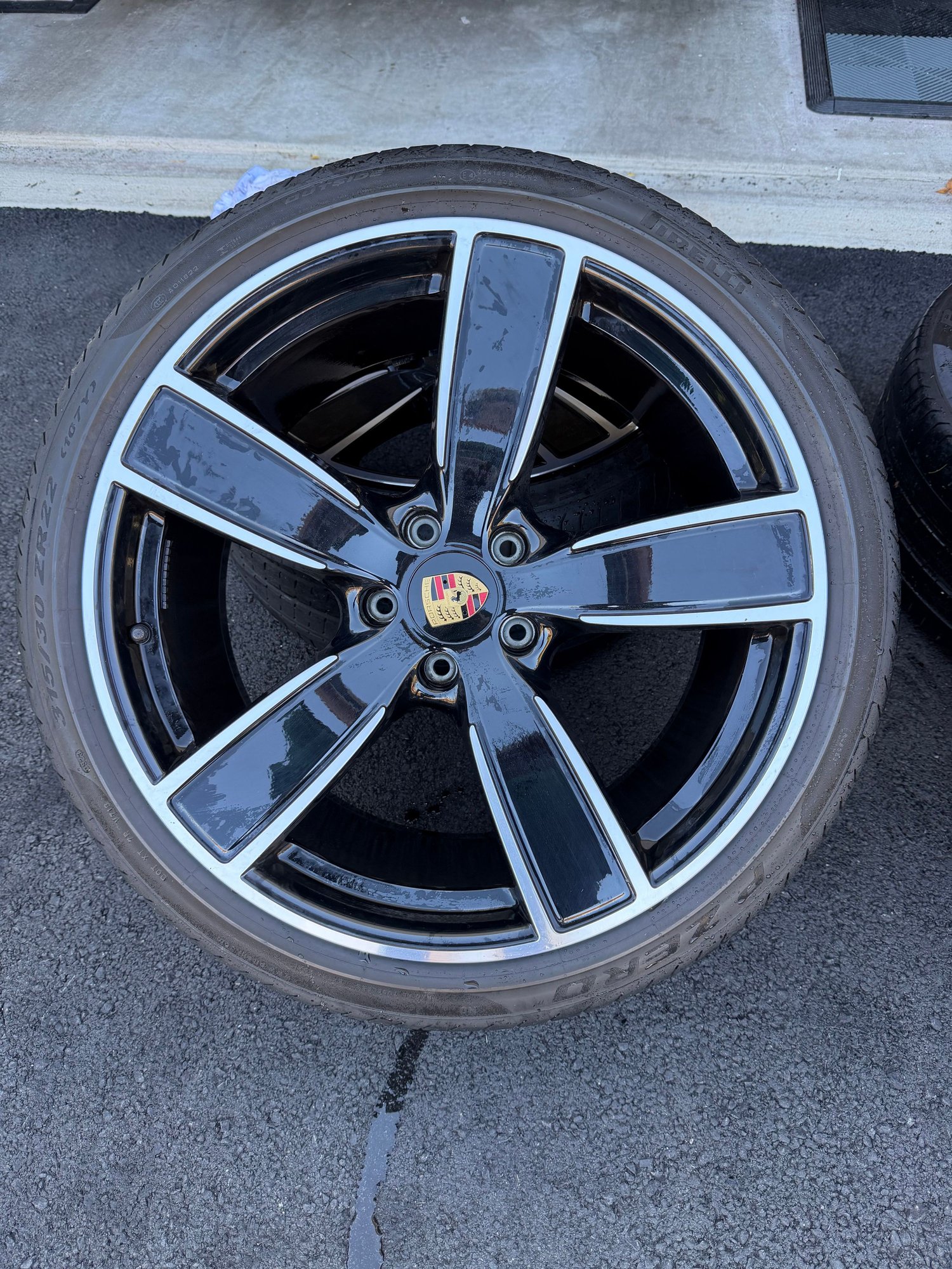 Wheels and Tires/Axles - 22" Cayenne Sport Classic in Gloss Black (48Y) - Used - All Years  All Models - Doylestown, PA 18901, United States