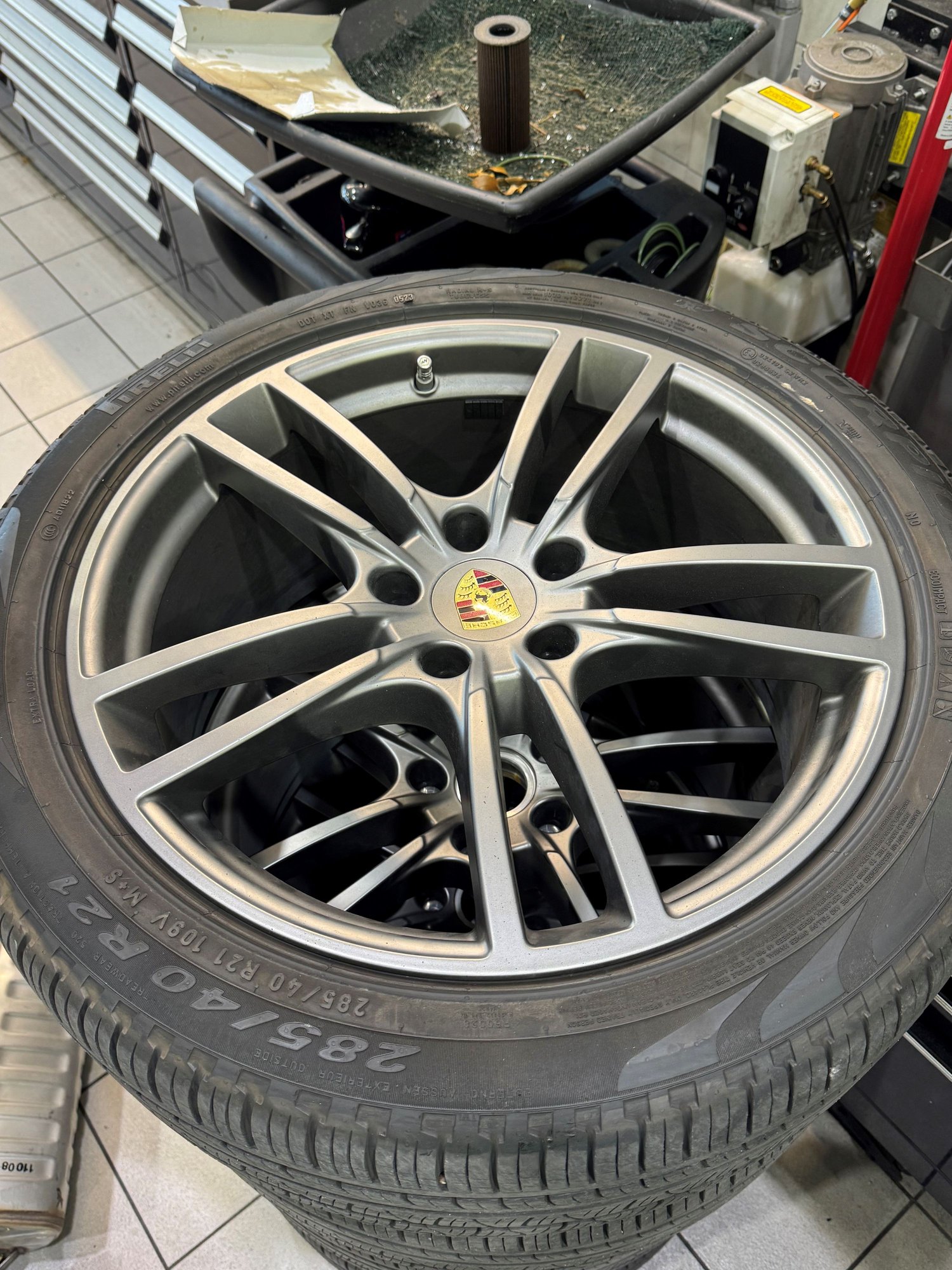 Wheels and Tires/Axles - 21" Wheels and tires MINT! off of 2023 Cayenne - Used - 2019 to 2024 Porsche Cayenne - Naples, FL 34119, United States