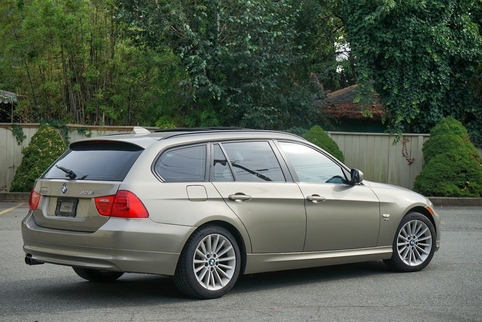 2011 BMW 328i xDrive - 2011 E91 328i xDrive Touring Sports Wagon - 6 speed - Used - VIN WBAUU3C54BA544946 - 106,000 Miles - 6 cyl - AWD - Manual - Wagon - Vancouver, BC V5Z4N6, Canada