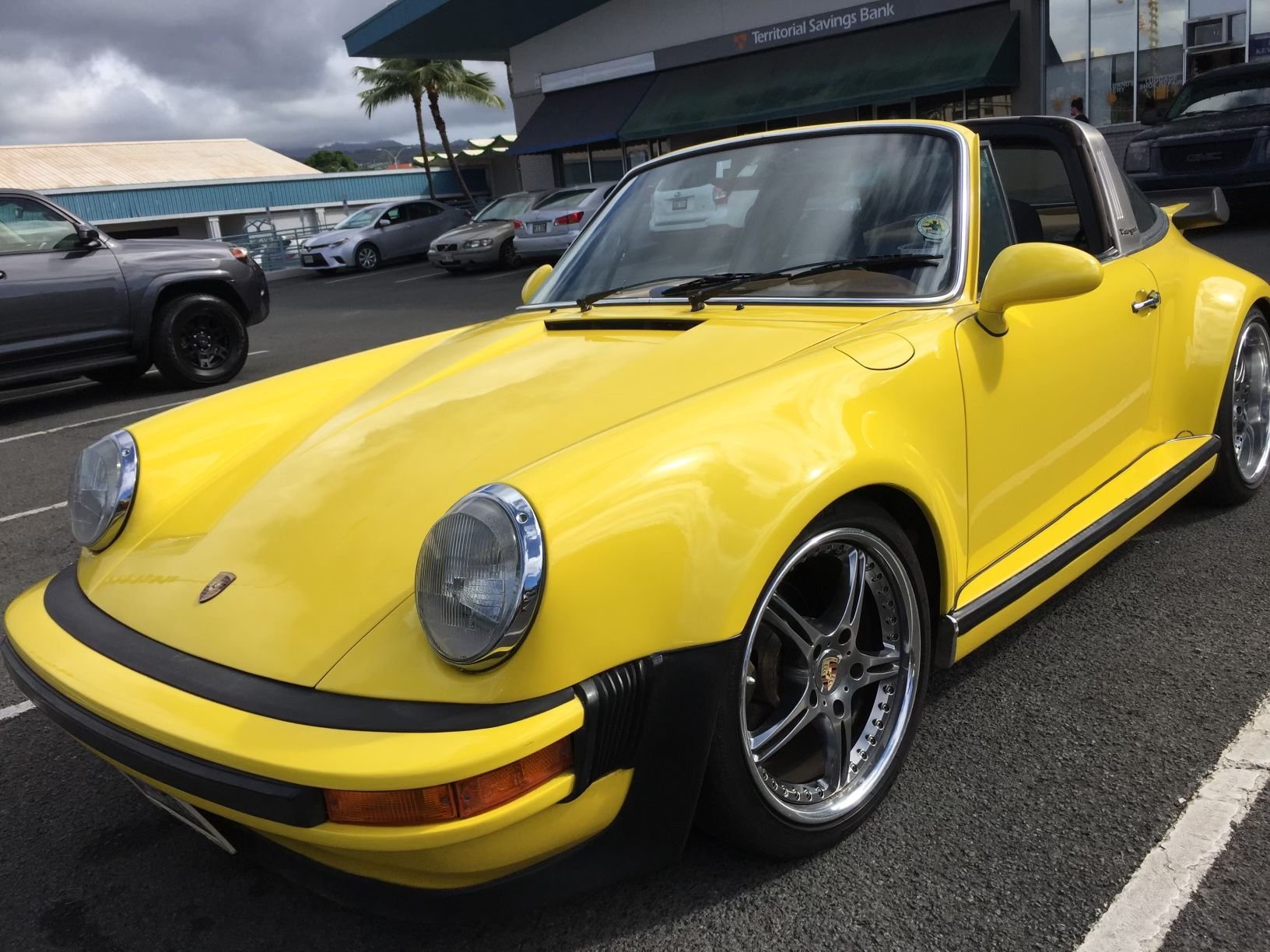 1976 Porsche 911 - 1976 911 Targa - Used - VIN 9116210392 - 81,000 Miles - 6 cyl - 2WD - Manual - Coupe - Yellow - Honolulu, HI 96813, United States