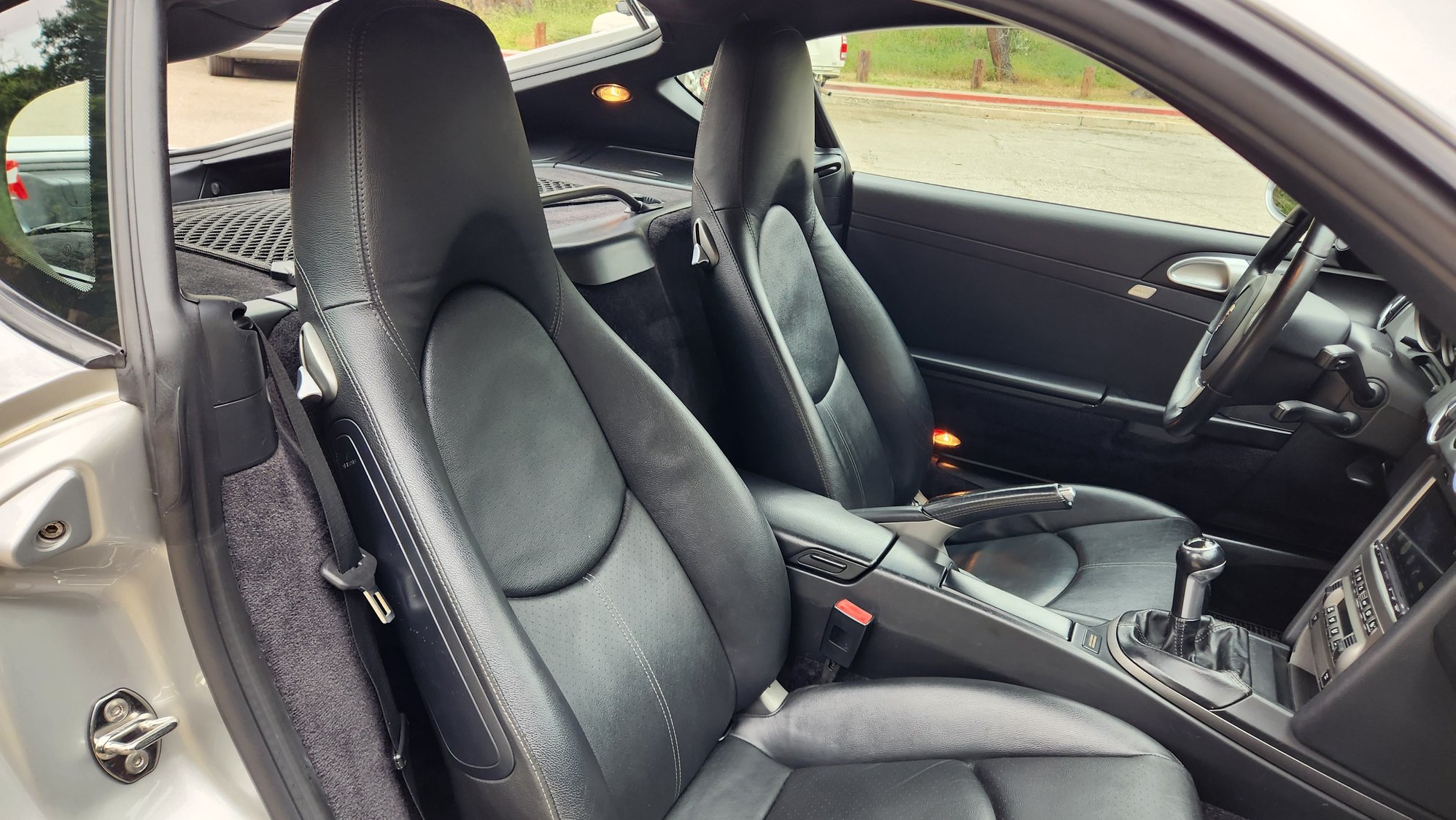 2007 Porsche Cayman - 2007 Porsche Cayman 2.7L Manual - Used - VIN WP0AA29897U762848 - 131,000 Miles - 6 cyl - 2WD - Manual - Coupe - Silver - Los Angeles, CA 90032, United States