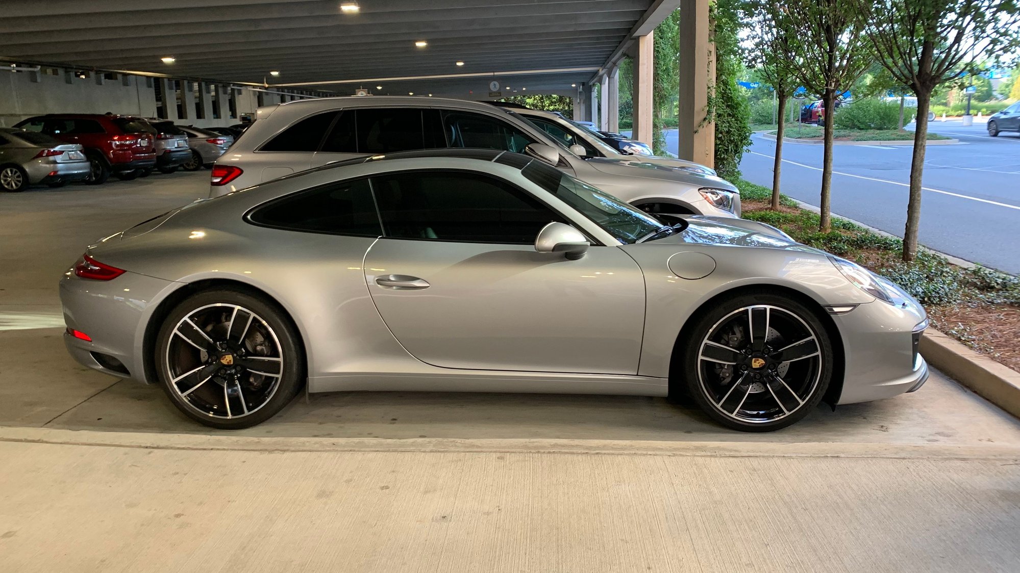 2017 Porsche 911 - 2017 Porsche 911 Carrera, Manual, 28k Miles, CPO - Used - VIN WP0AA2A95HS108415 - 28,500 Miles - 6 cyl - 2WD - Manual - Coupe - Silver - Atlanta, GA 30342, United States