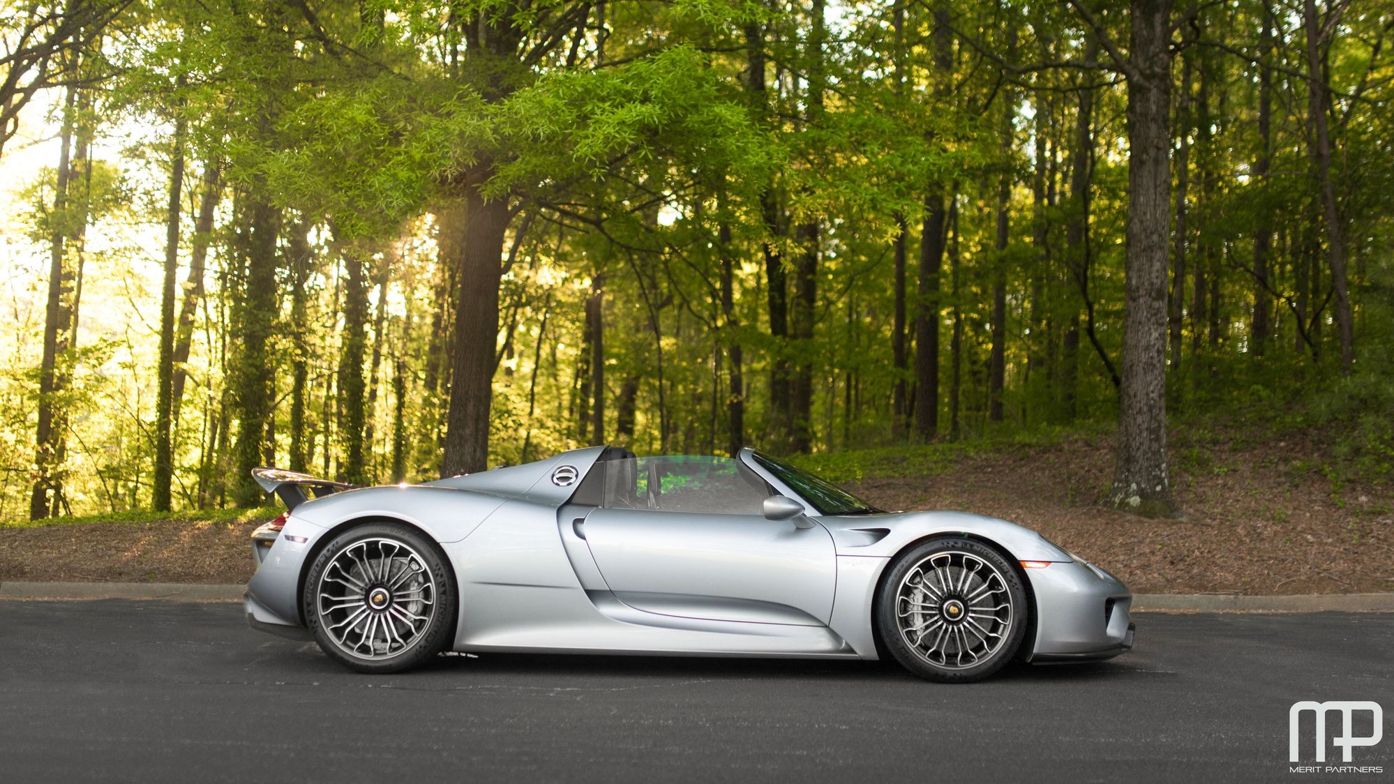 2015 Porsche 918 Spyder - 2015 Porsche 918 Spyder - Used - VIN WP0CA2A12FS800244 - 2,860 Miles - 8 cyl - AWD - Automatic - Convertible - Silver - Atlanta, GA 30360, United States