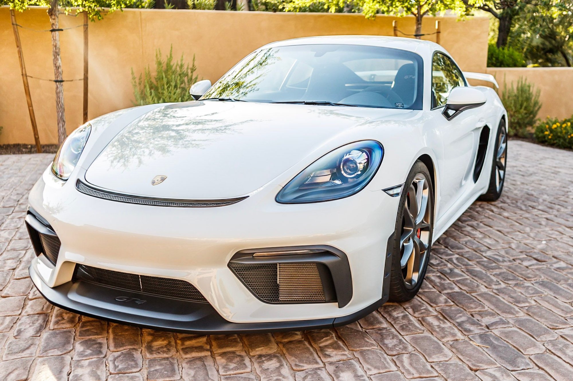 2020 Porsche 718 Cayman - 2020 Porsche Cayman gt4 with 106 miles - Used - VIN WPOAC2A89LK289271 - 150 Miles - 6 cyl - 2WD - Manual - Coupe - White - Scottsdale, AZ 85259, United States