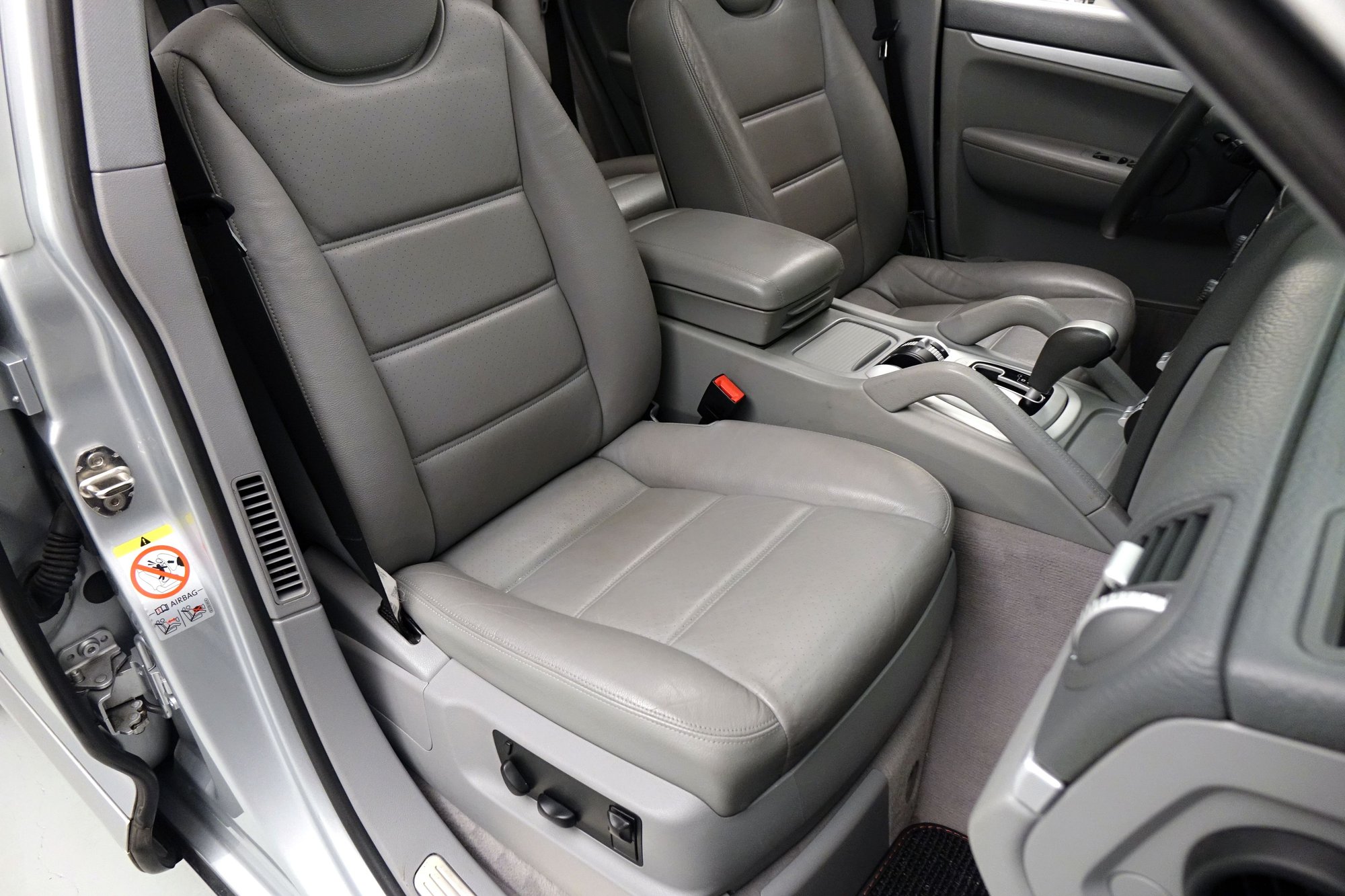 2008 Porsche Cayenne - 2008 Cayenne S - 78k miles - 4.8 liter V8 - 385 hp - very clean - Texas - Used - VIN WP1AB29P38LA40592 - 78,300 Miles - 8 cyl - AWD - Automatic - SUV - Silver - Dallas, TX 75229, United States