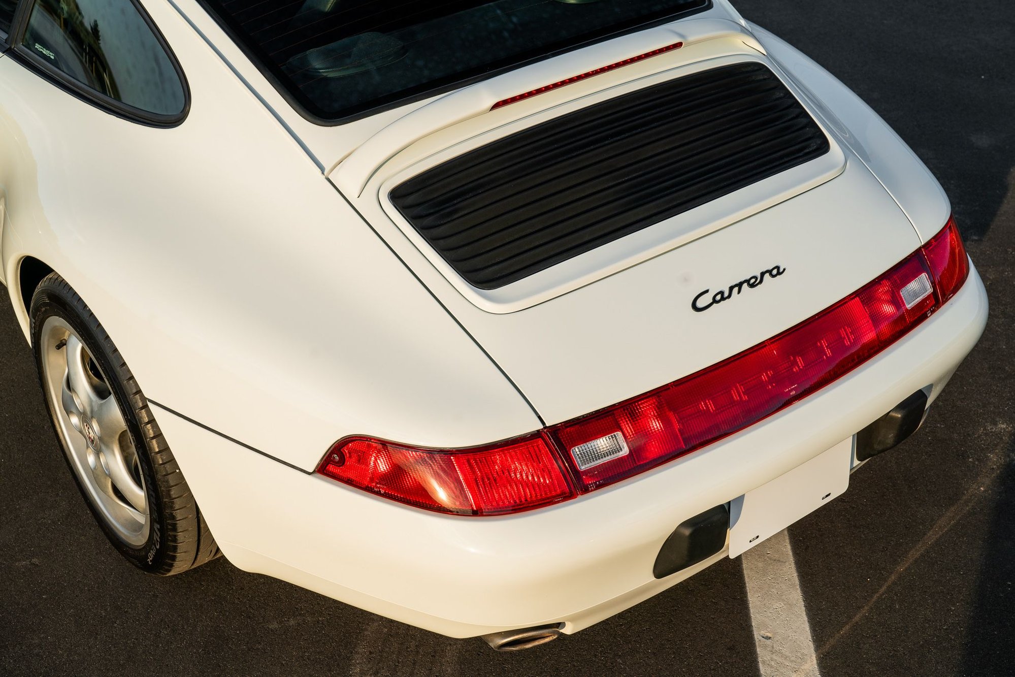 1995 Porsche 911 - 1995 993 Carrera Six-Speed One-Owner - Used - VIN Wpoaa2997ss322771 - 37,526 Miles - 6 cyl - 2WD - Manual - Coupe - White - West Olive, MI 49460, United States