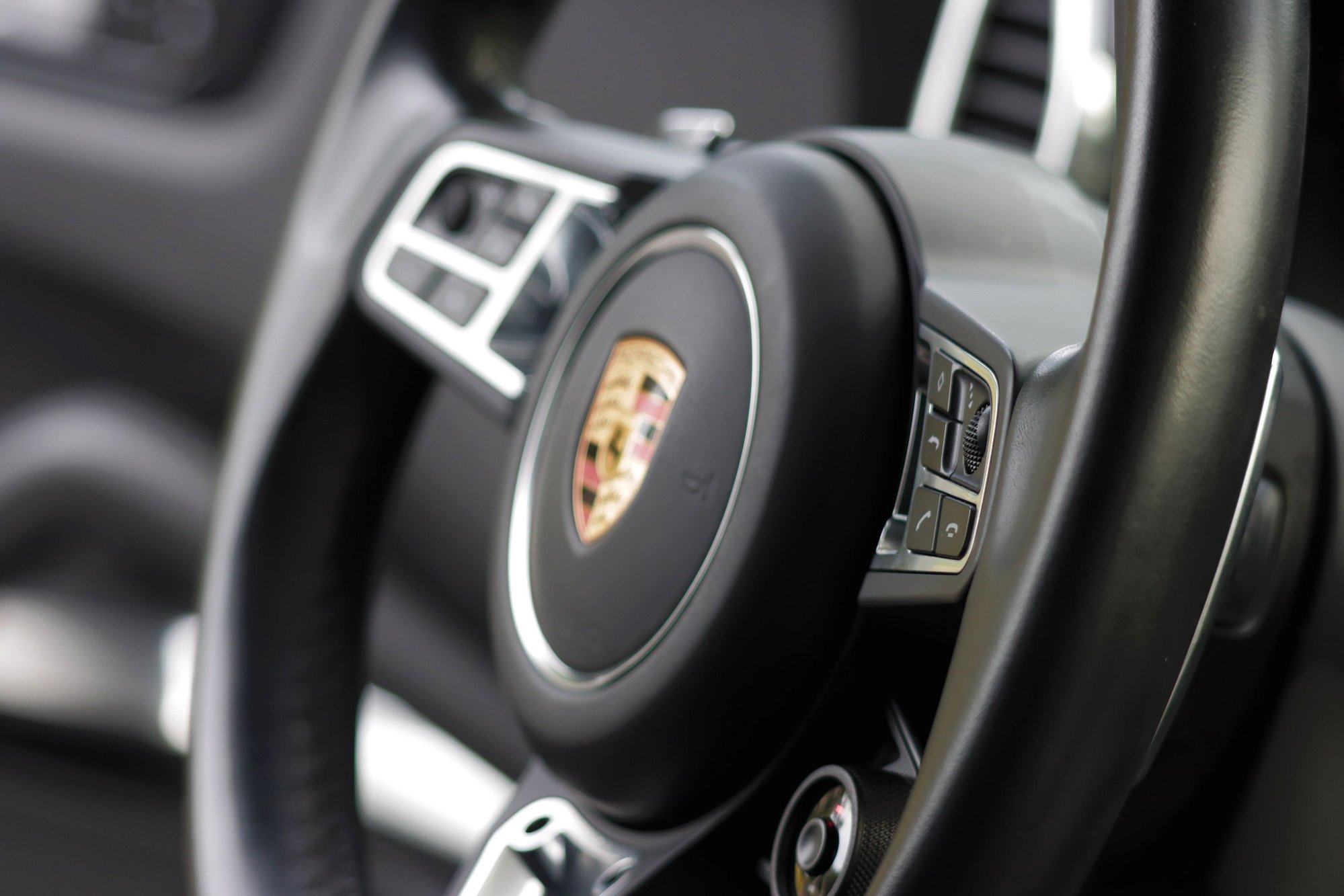 2019 Porsche Cayenne - 2019 Porsche Cayenne Turbo w/ 25K miles - Used - VIN WP1AF2AY4KDA81288 - 25,389 Miles - 8 cyl - AWD - Automatic - SUV - Gray - Aventura, FL 33180, United States