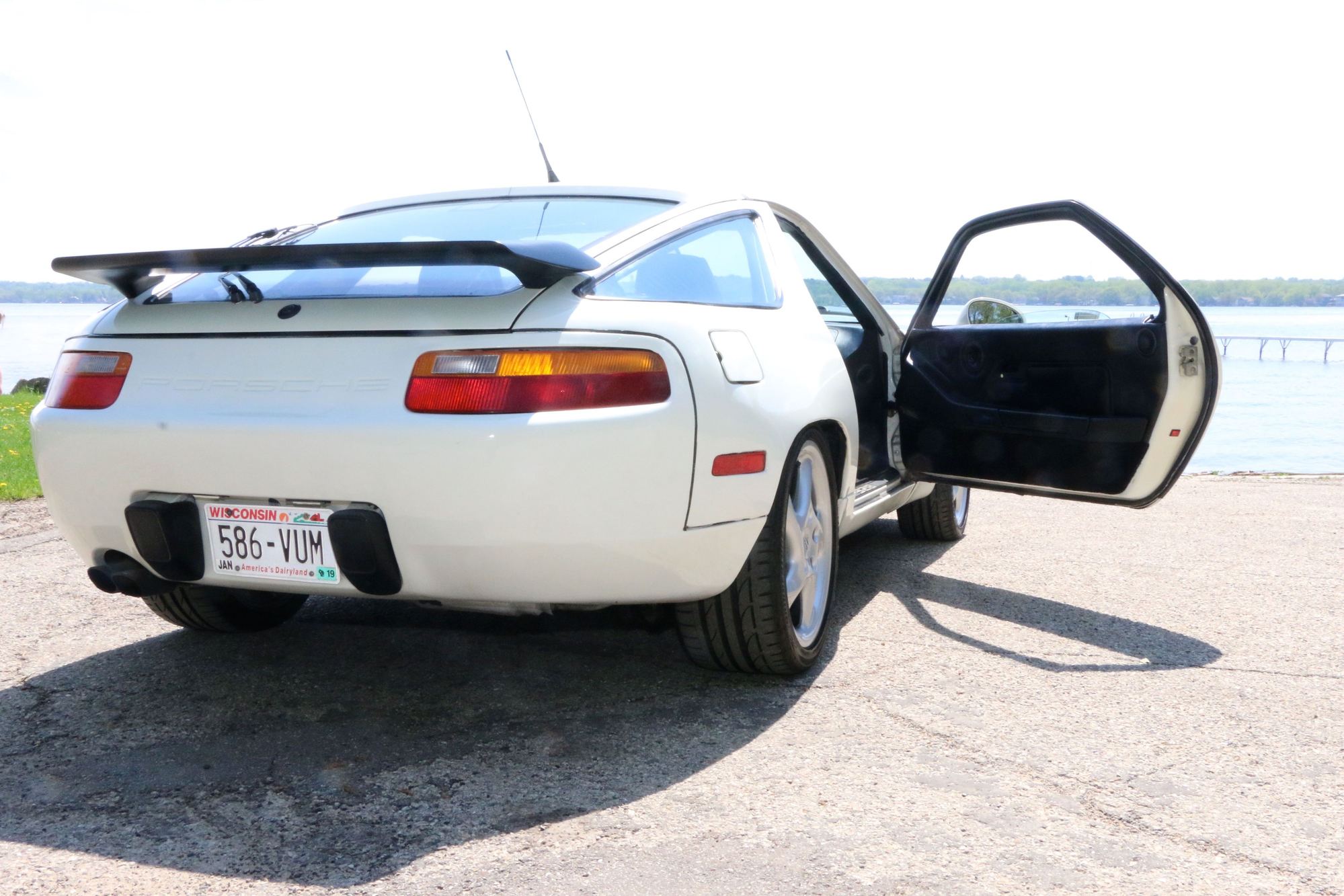 1990 Porsche 928 - Porsche 928 S4 Manual - 72,000 miles - Used - VIN WP0JB2924LS860376 - 72,000 Miles - 8 cyl - 2WD - Manual - Coupe - White - Madison, WI 53715, United States