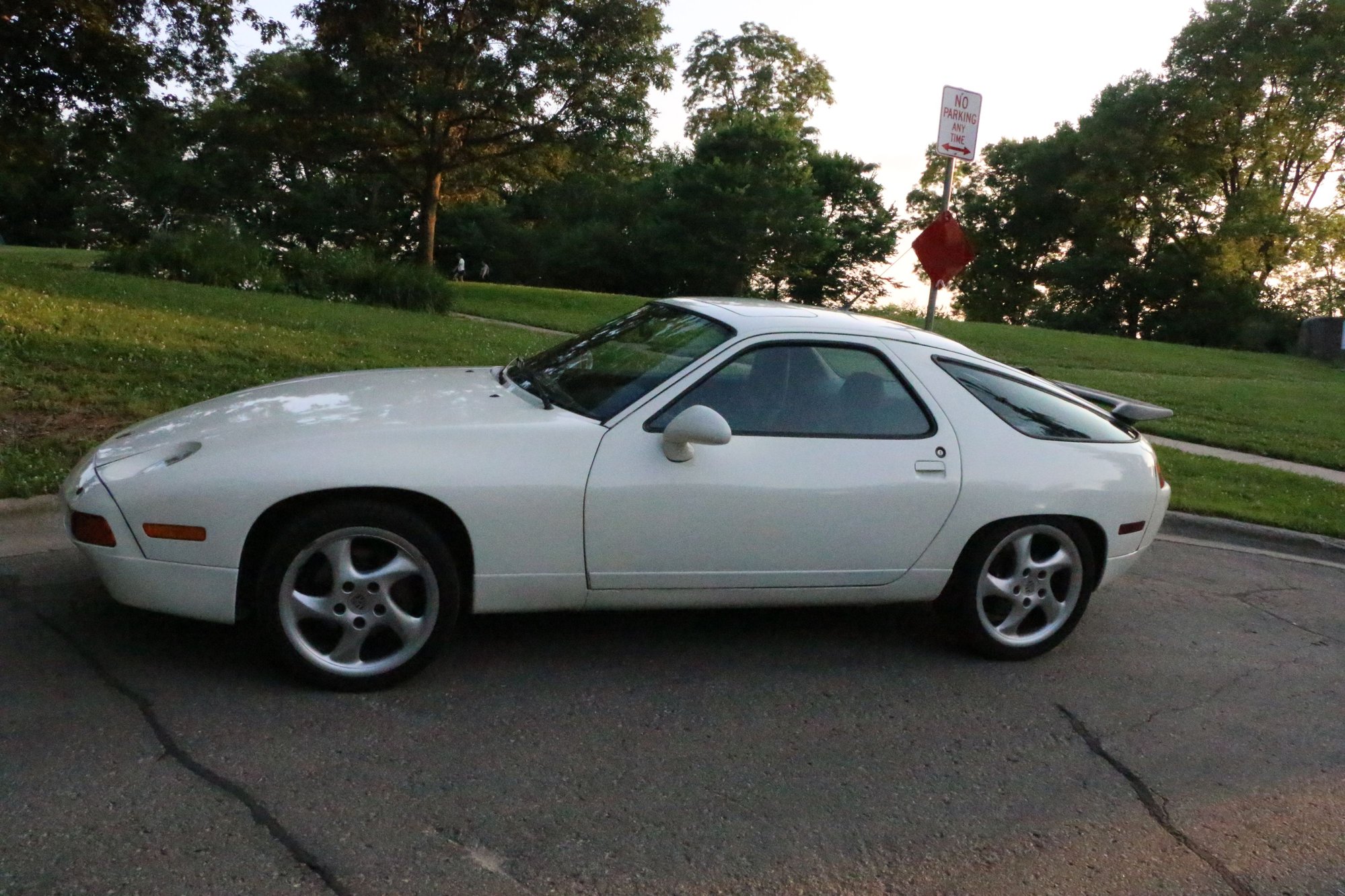 1990 Porsche 928 - Porsche 928 S4 1990 Manual! Low miles!! Excellent Driver!!! - Used - VIN WP0JB2924LS860376 - 72,625 Miles - 8 cyl - 2WD - Manual - Coupe - White - Madison, WI 53715, United States