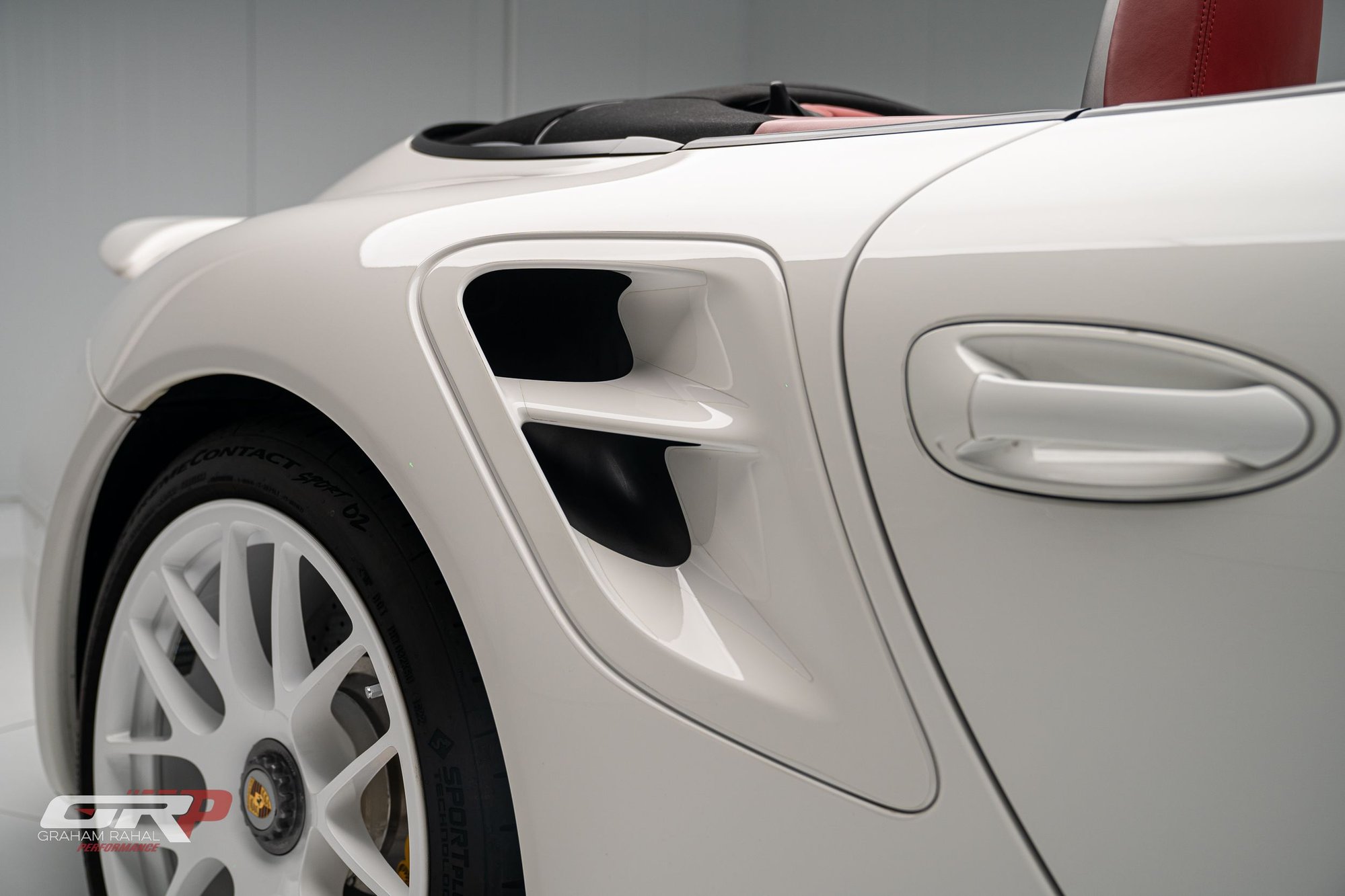 2011 Porsche 911 - 2011 Turbo S Cabriolet - Carrara White over Carrara Red - Used - VIN WP0CD2A99BS77335 - 24,768 Miles - 6 cyl - AWD - Automatic - Convertible - White - Indianapolis, IN 46077, United States