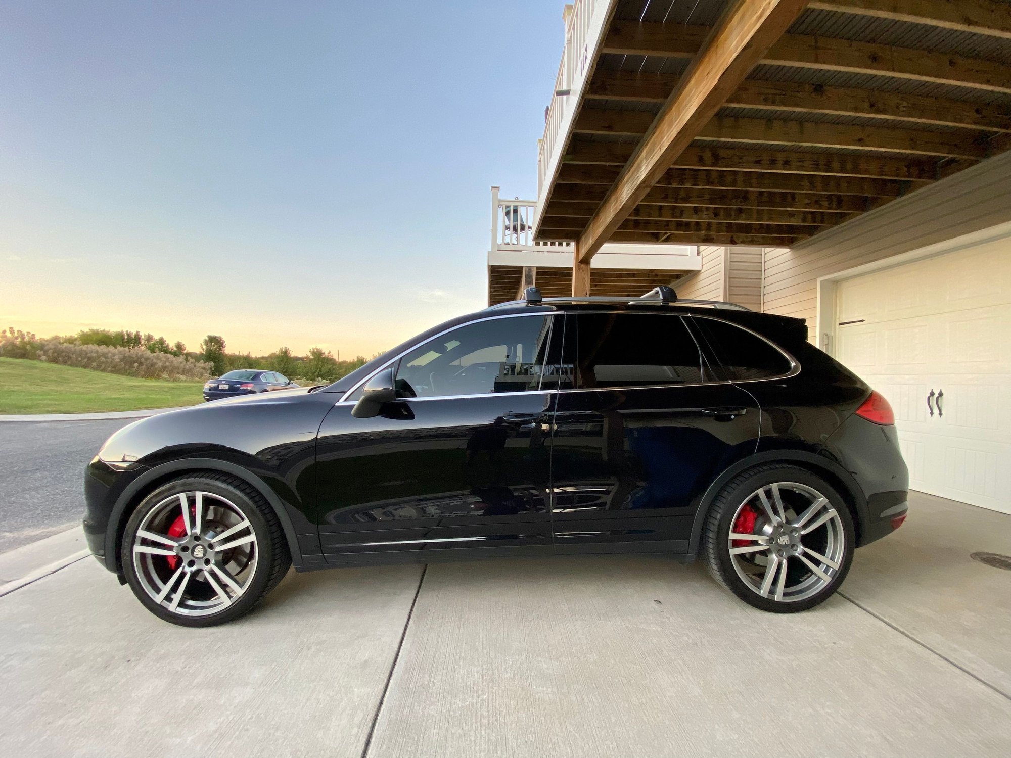 2011 Porsche Cayenne - 2011 Porsche Cayenne Turbo - Used - VIN WP1AC2A27BLA87693 - 160,000 Miles - 8 cyl - 4WD - Automatic - SUV - Black - Stevensville, MD 21666, United States
