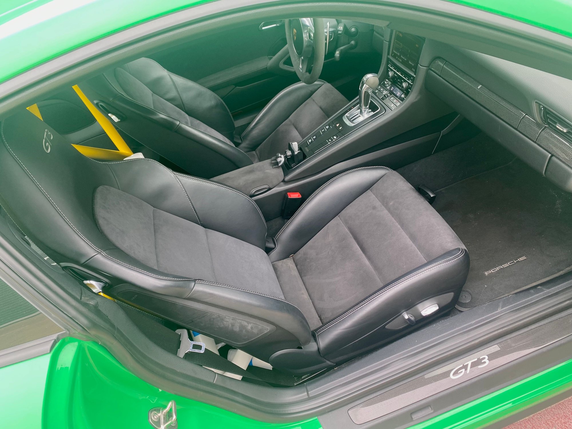 2015 Porsche 911 - 2015 Signal Green GT3 - Used - VIN WP0AC2A98FS189238 - 22,000 Miles - Austin, TX 73301, United States