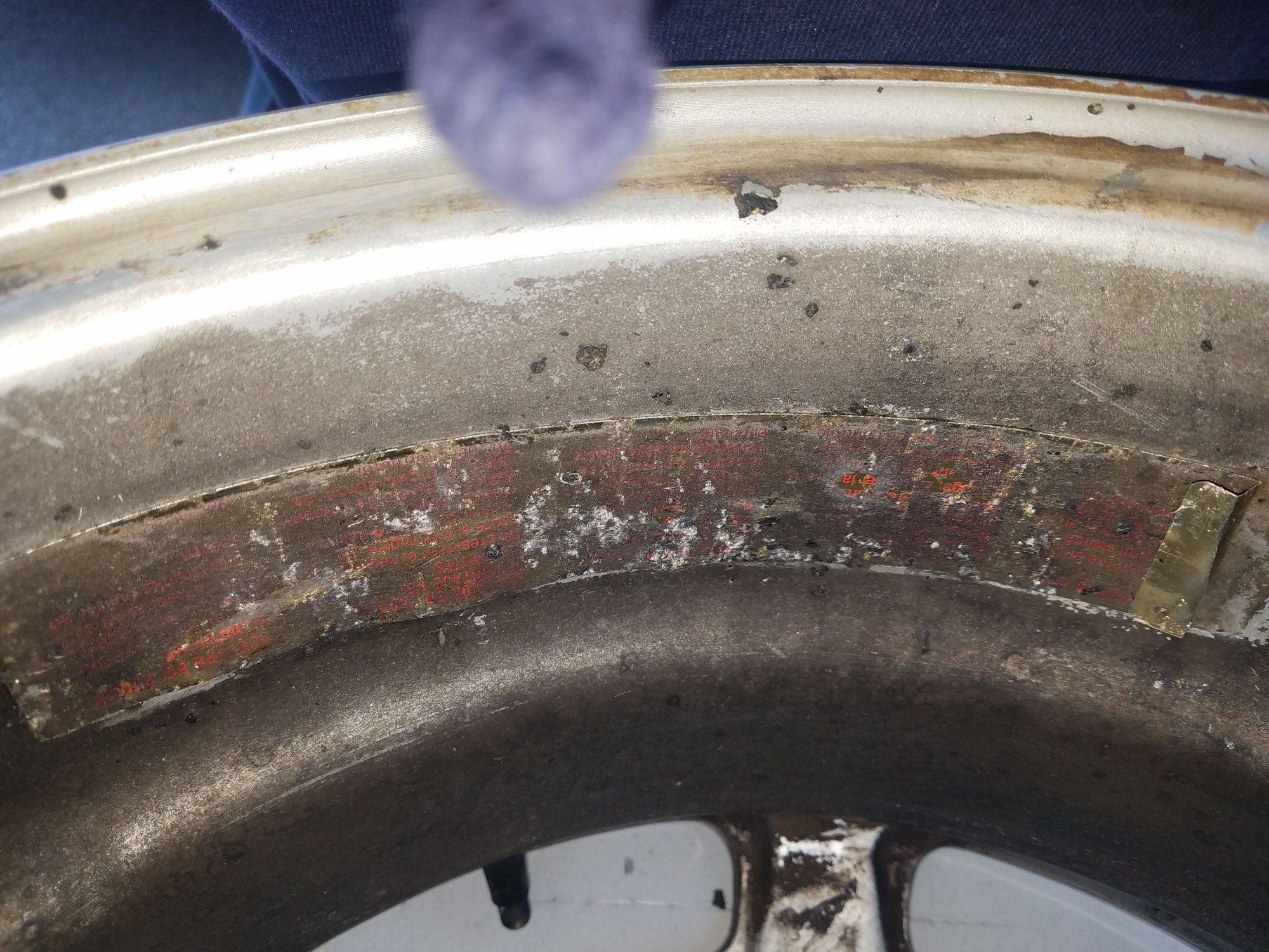 Wheels and Tires/Axles - 928 90-91 man hole wheels with RDK (tpms) - Used - 1990 to 1991 Porsche 928 - Farmingtn Hls, MI 48334, United States