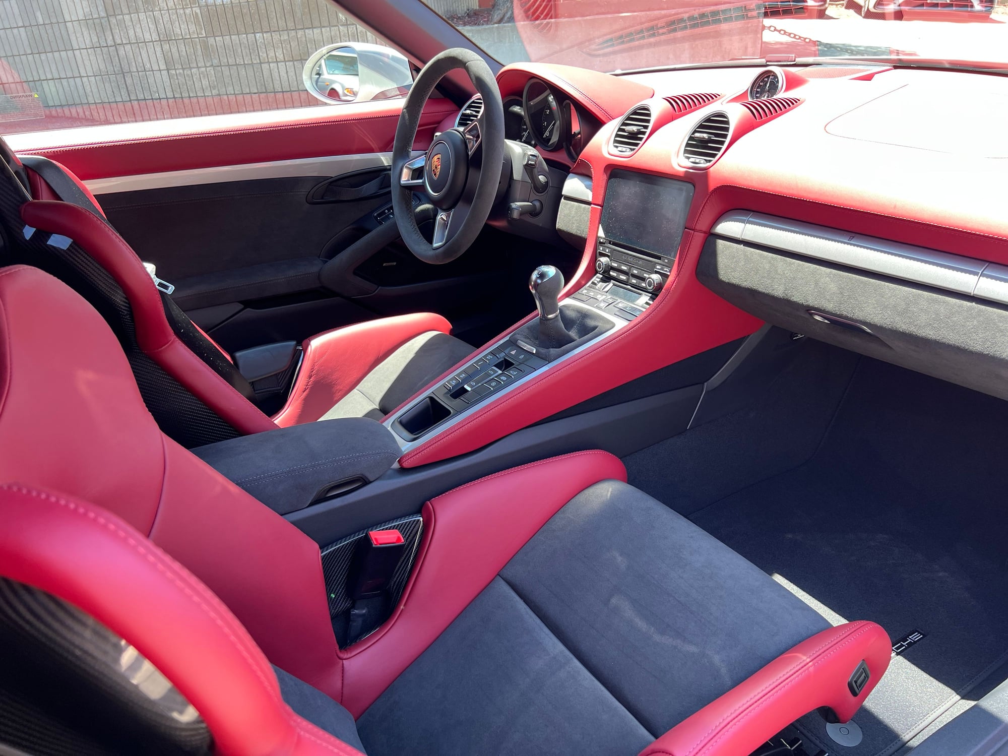 2022 Porsche 718 - 2022 718 Spyder for sale - Used - VIN WP0CC2A80NS235434 - 3,750 Miles - 6 cyl - 2WD - Manual - Convertible - Gray - Pleasanton, CA 94566, United States