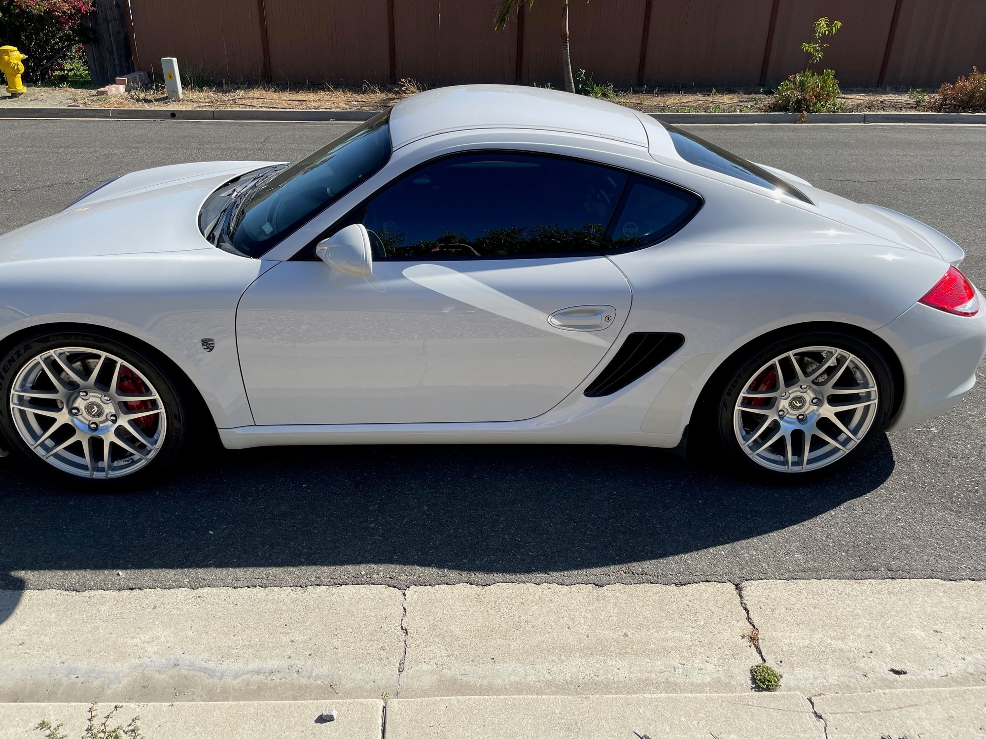 2010 Porsche Cayman - 2010 Cayman S w/ Sport Chrono - Used - VIN WP0AB2A87AU780605 - 6 cyl - 2WD - Automatic - Coupe - White - Oceanside, CA 92056, United States