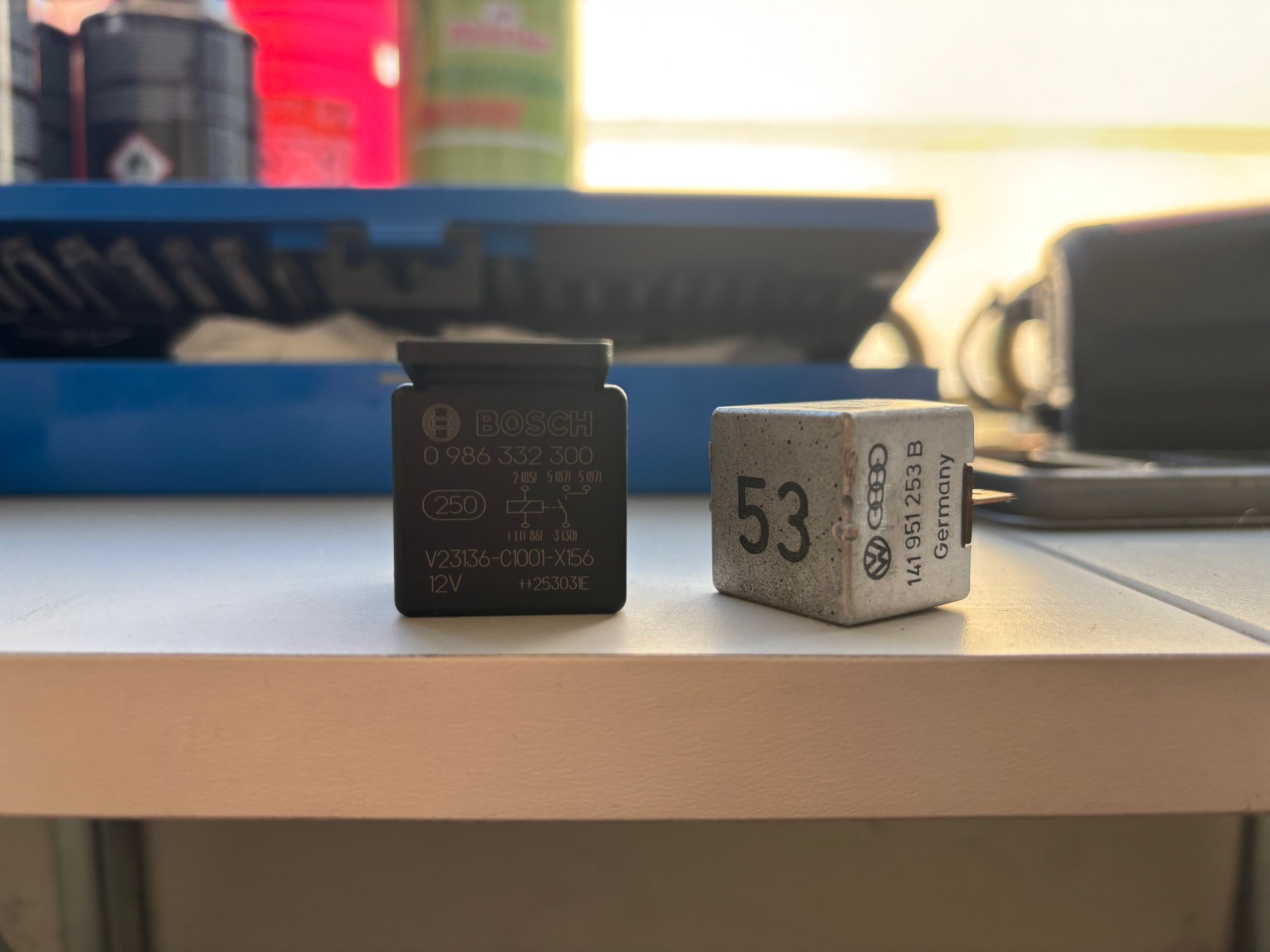 On the right the previous relais I have, on the left the new ones.