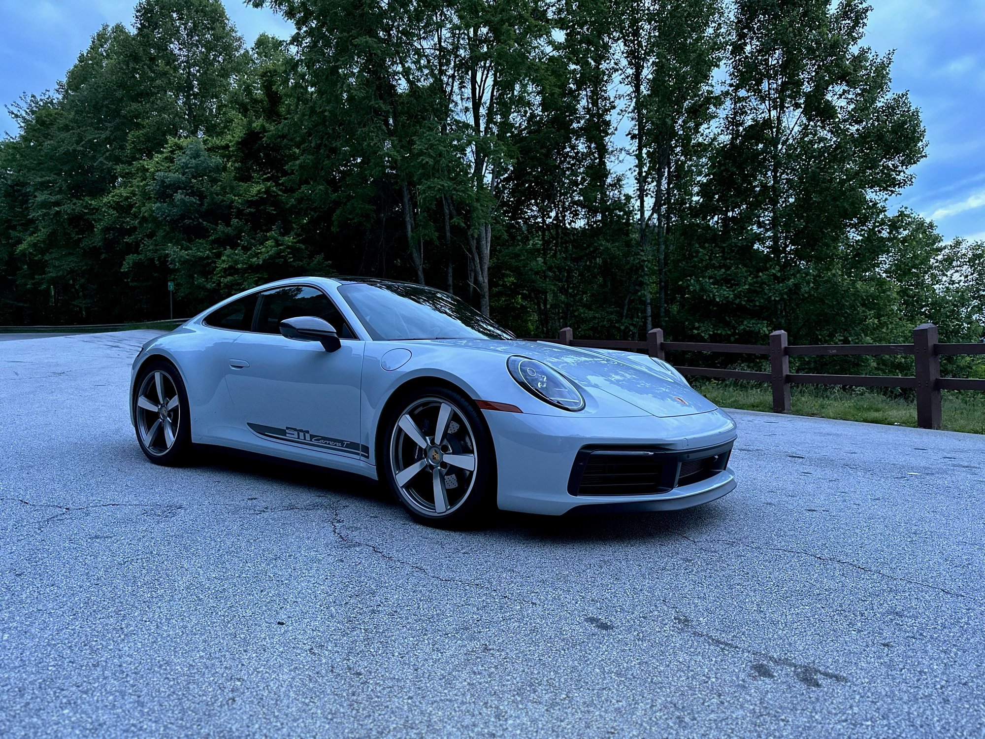 2023 Carrera T (Ice Grey Metallic/Black)
