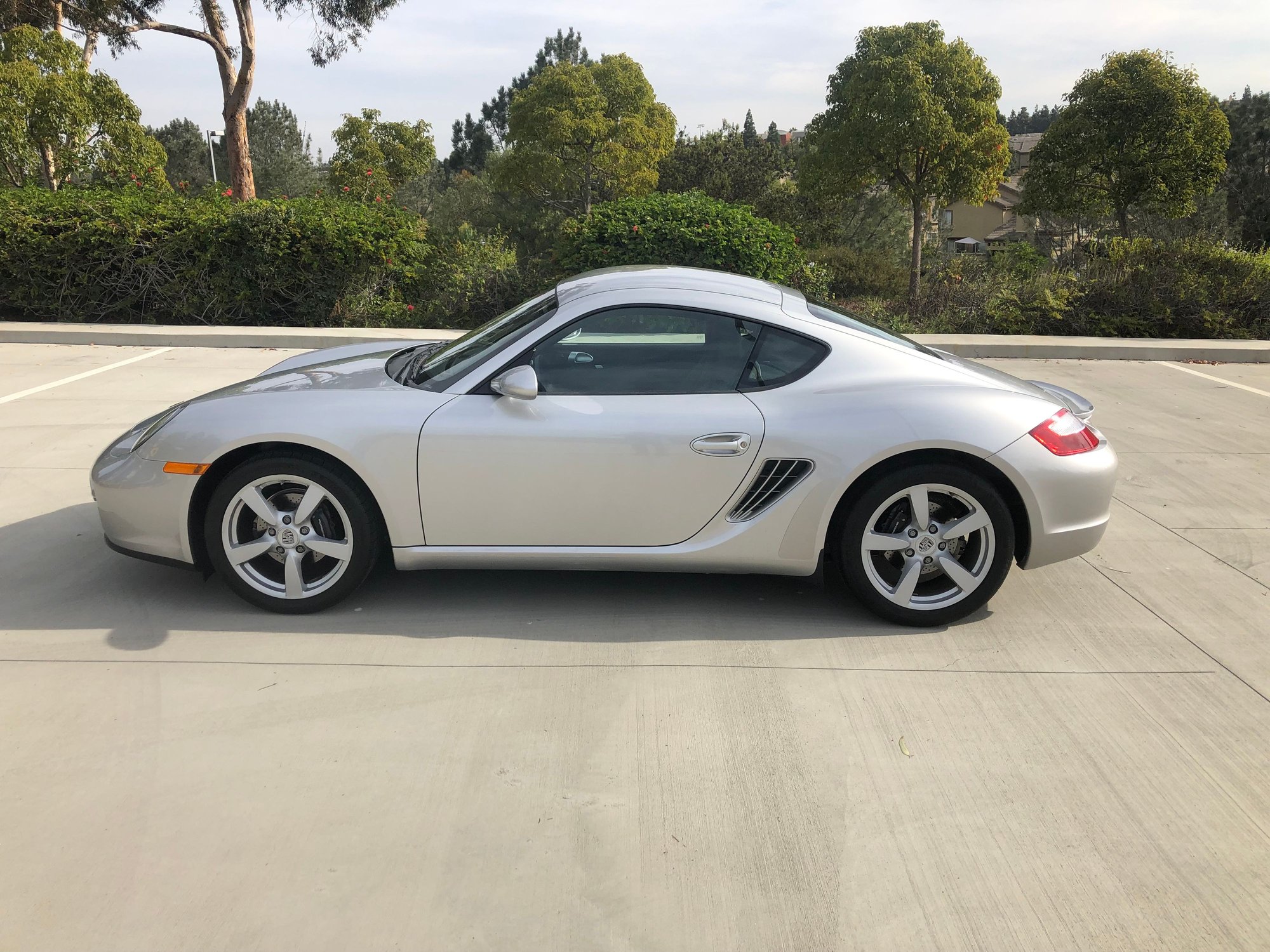 2007 Porsche Cayman - 2007 Porsche Cayman, one owner, 4k miles - Used - VIN WP0AA29837U760903 - 4,000 Miles - 6 cyl - 2WD - Manual - Coupe - Silver - San Diego, CA 92130, United States
