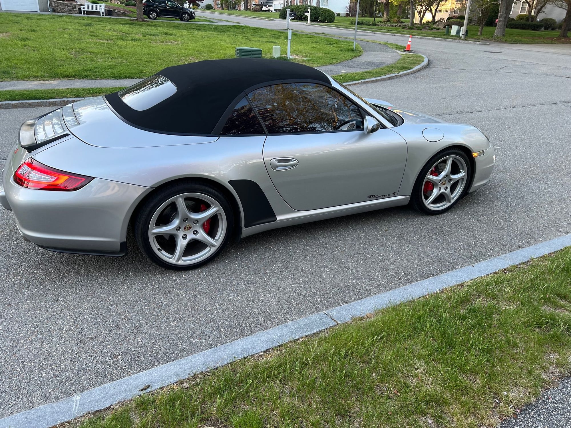 2005 Porsche 911 - 2005 997S Cabrio-low milage/lowered price !!!!!!!!!! - Used - Framingham, MA 1701, United States
