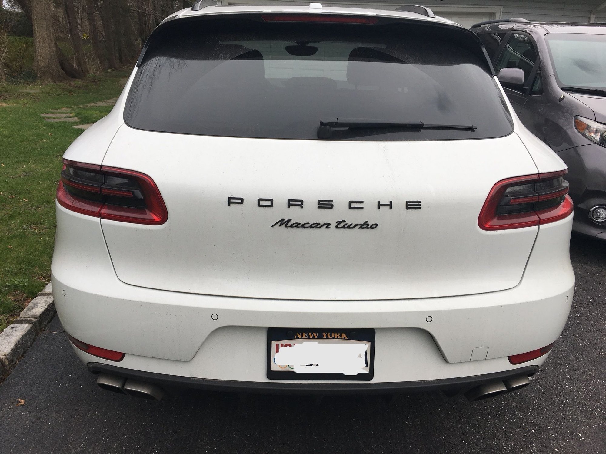 2015 Porsche Macan - 2015 Macan Turbo One Owner 20K miles White on Red Warranty - Used - VIN WP1AF2A53FLB47282 - 19,500 Miles - 6 cyl - 4WD - Automatic - SUV - White - Great Neck, NY 11020, United States