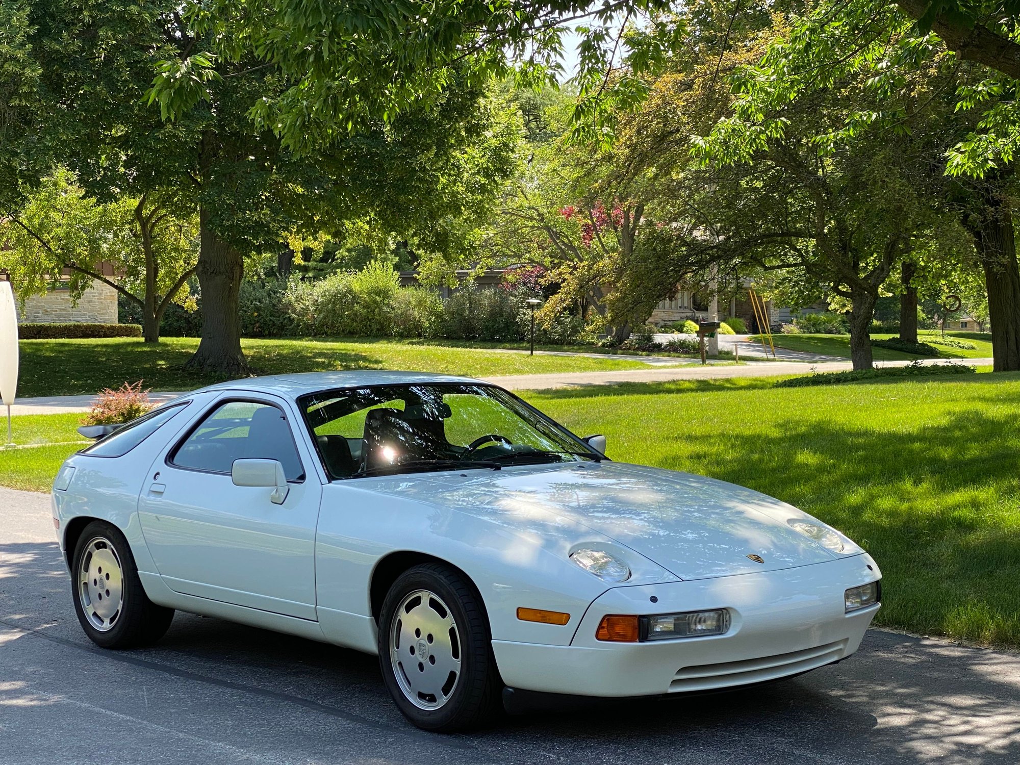 1988 Porsche 928 - 1988 928 S4 - No Deferred Maintenance - Used - VIN WP0JB092XJS860755 - 85,330 Miles - 8 cyl - 2WD - Automatic - Coupe - White - Milwaukee, WI 53217, United States