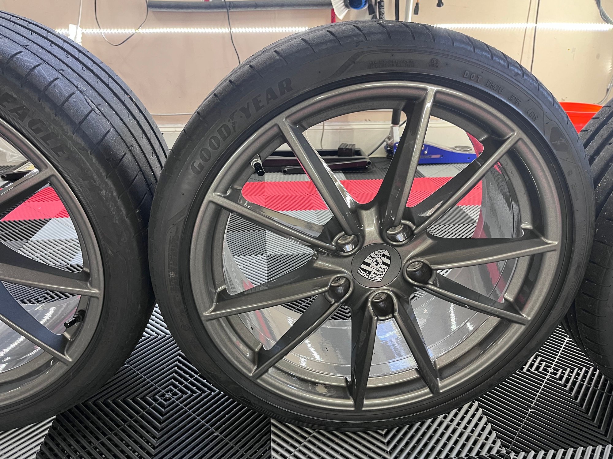 Wheels and Tires/Axles - 992 Carrera T or S 20/21 Wheels with TPMS and Center Caps - Used - 2020 to 2027 Porsche 911 - Decatuur, GA 30030, United States